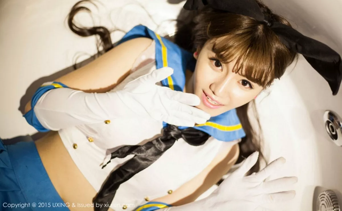 秀人集.com_[UXING优星馆]Vol.007_新人嫩模艾西Ashley白色上衣秀豪乳清新性感写真52P