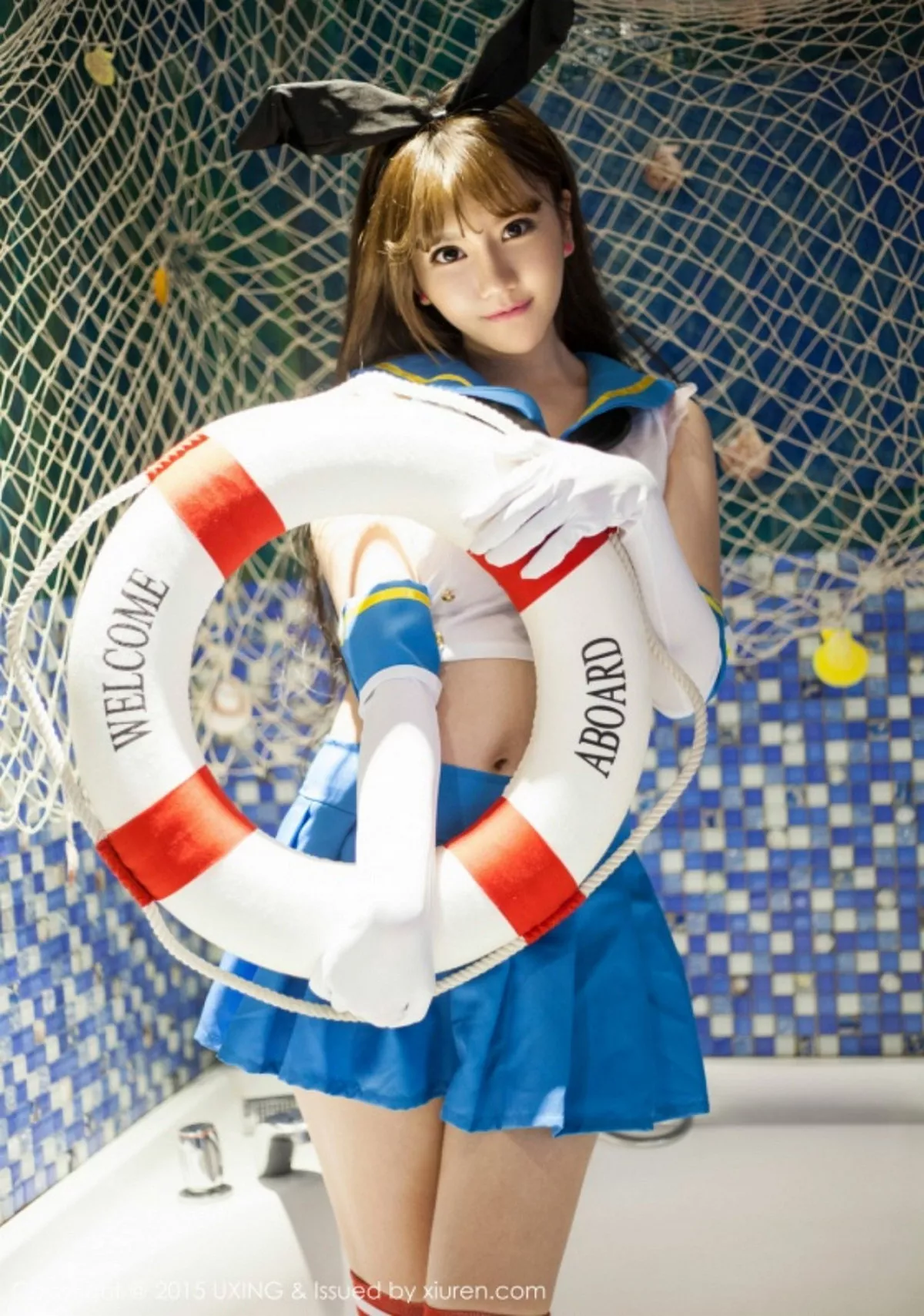 秀人集.com_[UXING优星馆]Vol.007_新人嫩模艾西Ashley白色上衣秀豪乳清新性感写真52P