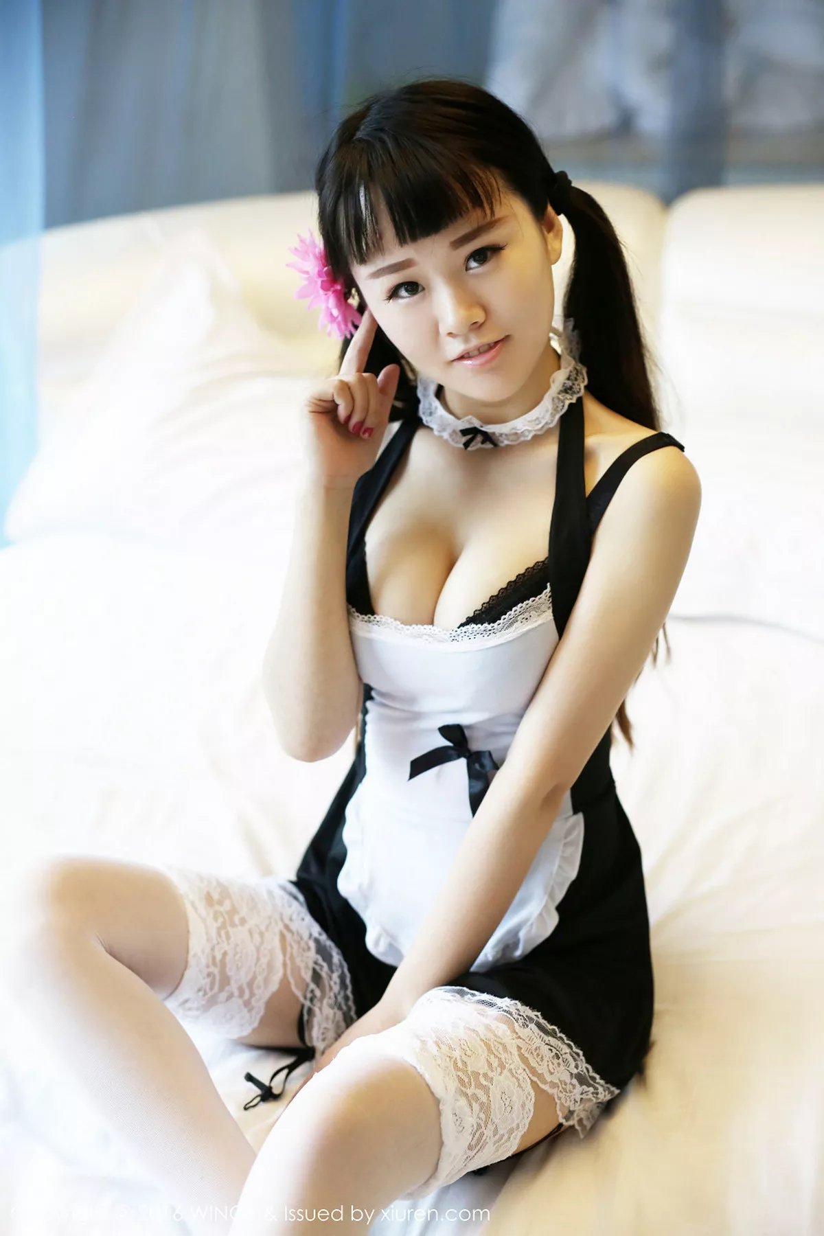 秀人集.com_[WingS影私荟]Vol.005_嫩模喵喵cyann黑色女仆装白色蕾丝袜清涩迷人写真50P