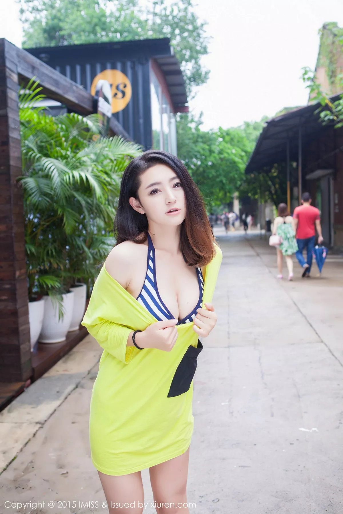 秀人集.com_[IMISS爱蜜社]Vol.020_嫩模夏茉GIGI清凉比基尼街拍性感豪乳诱惑写真54P