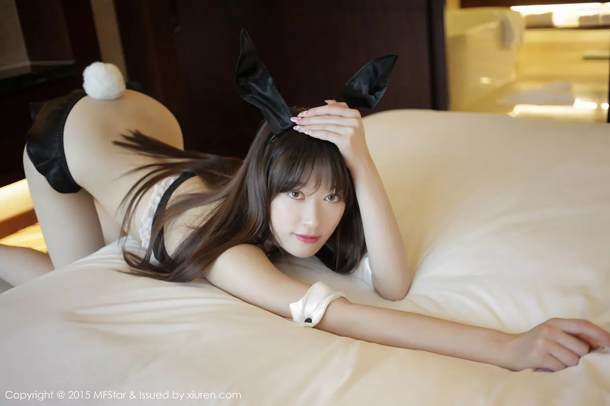 秀人集.com_[MFStar模范学院]Vol.009_嫩模桃小兔yolanda性感内衣撩人姿势诱惑翘臀写真40P