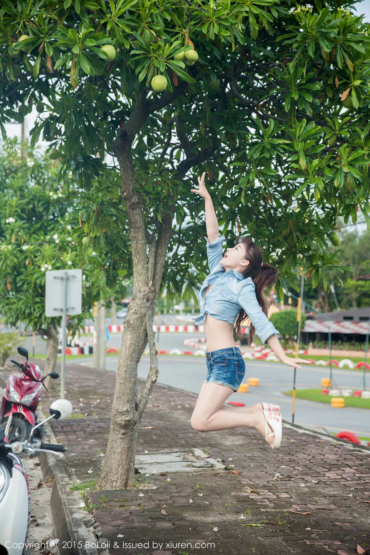 秀人集.com_[BoLoli波萝社]Vol.001_嫩模柳侑绮sevenbaby童颜巨乳性感系列生活写真秀94P