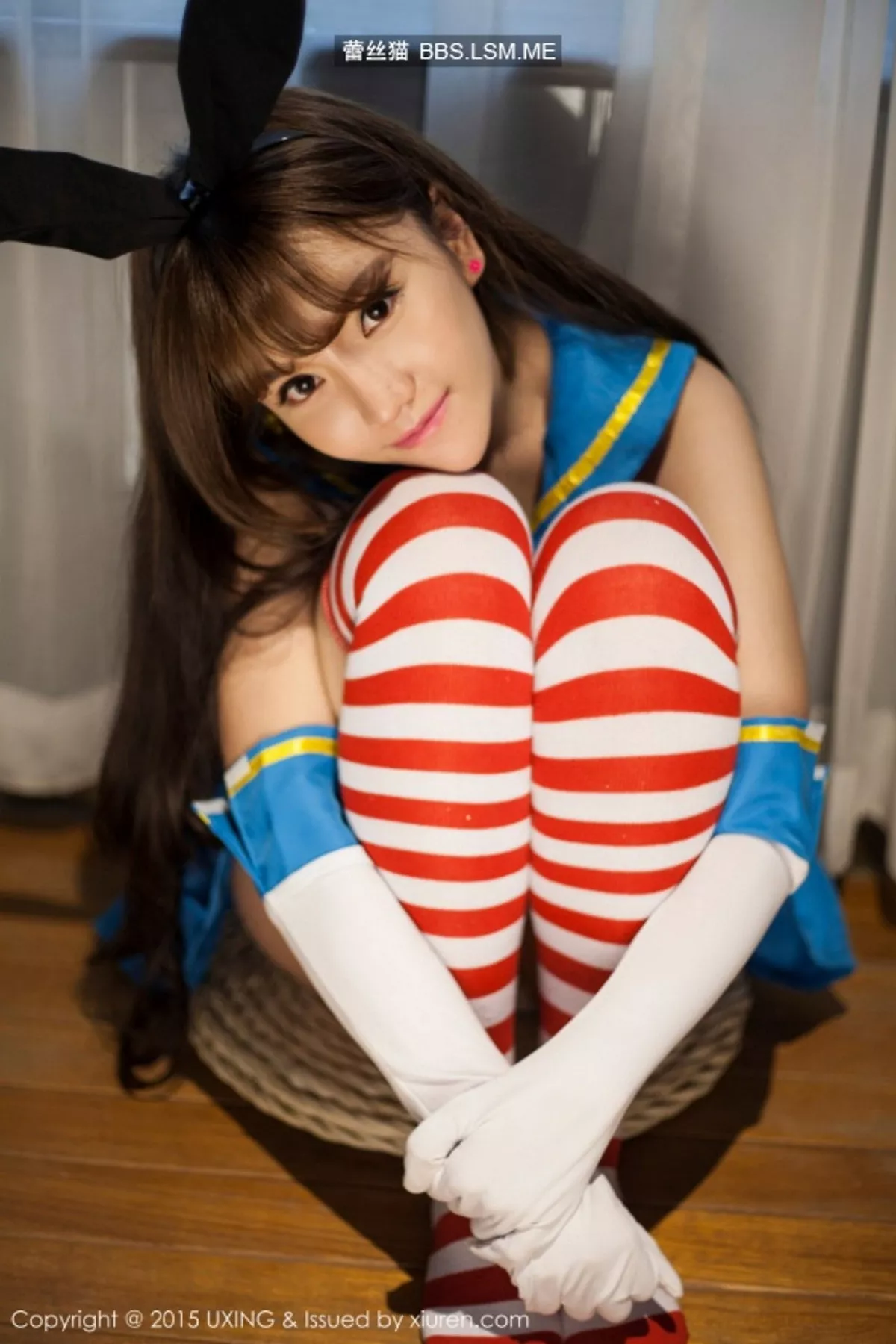 秀人集.com_[UXING优星馆]Vol.007_新人嫩模艾西Ashley白色上衣秀豪乳清新性感写真52P