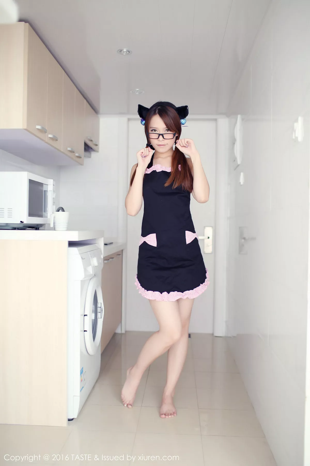 秀人集.com_[Taste顽味生活]Vol.005_嫩模Carol酱性感兔女郎黑色女仆装居家写真61P