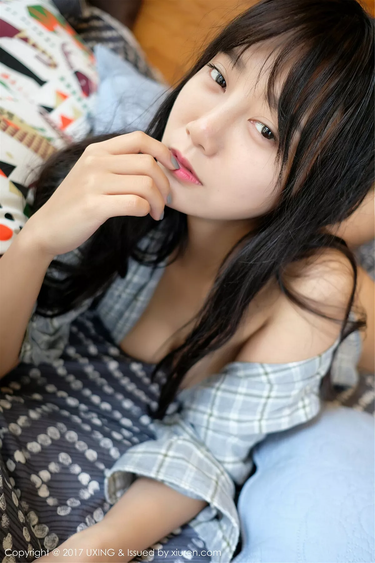 秀人集.com_[UXING优星馆]Vol.052_嫩模猩一衬衣裹身大尺度无内秀白嫩肌肤火辣诱惑写真43P