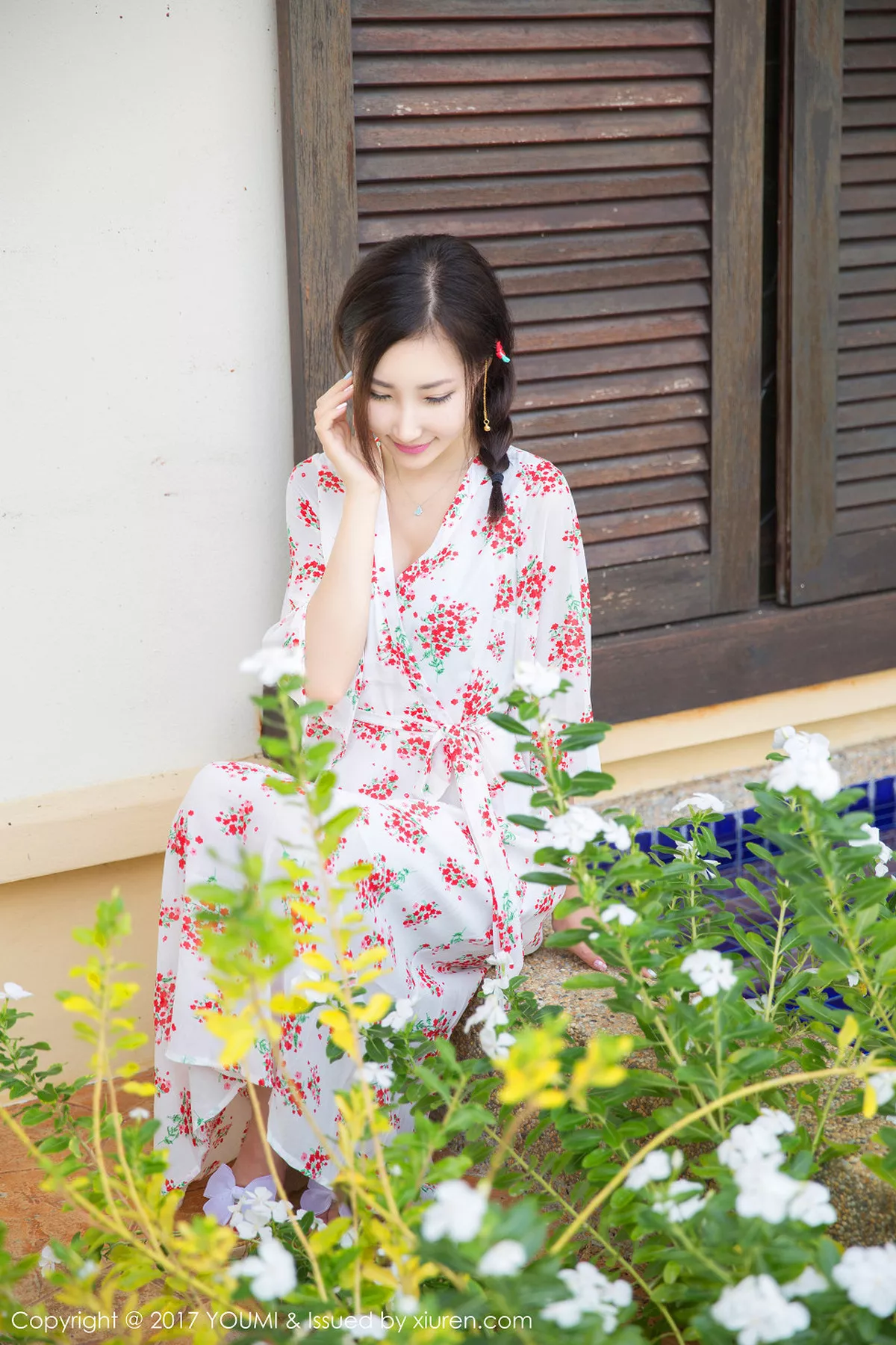 秀人集.com_[YouMi尤蜜荟]Vol.030_尤物嫩模Yumi-尤美沙巴旅拍泳池边性感比基尼秀完美身材写真50P