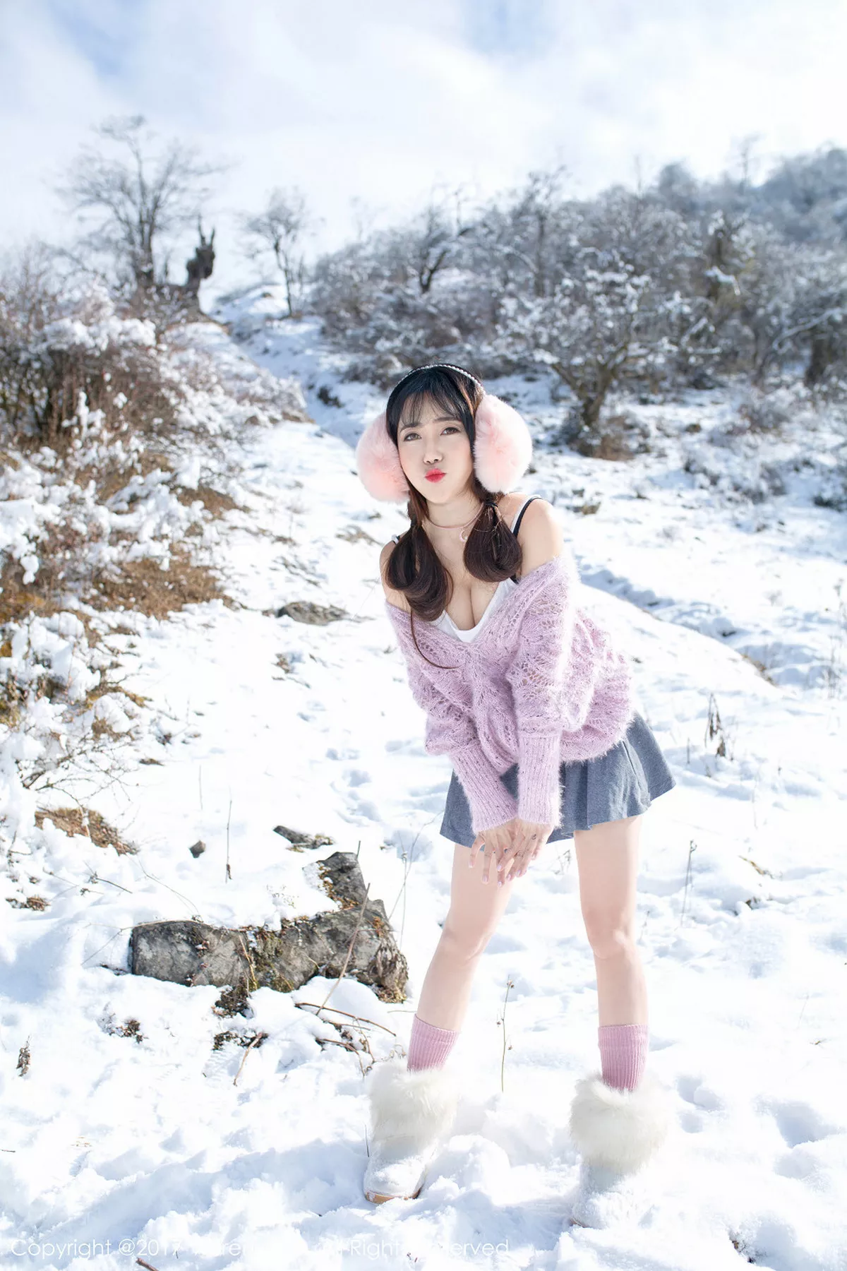 秀人集.com_[XiuRen秀人网]No.720_嫩模兜豆靓Youlina冰天雪地里黑色蕾丝内裤冰冷诱惑写真51P