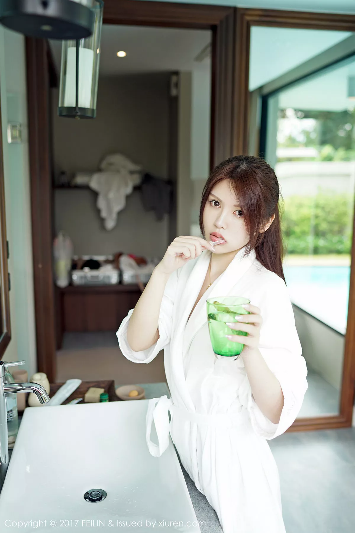 秀人集.com_[FeiLin嗲囡囡]Vol.085_新人嫩模PaPa妈咪泰国旅拍红色比基尼秀完美身材火辣写真31P