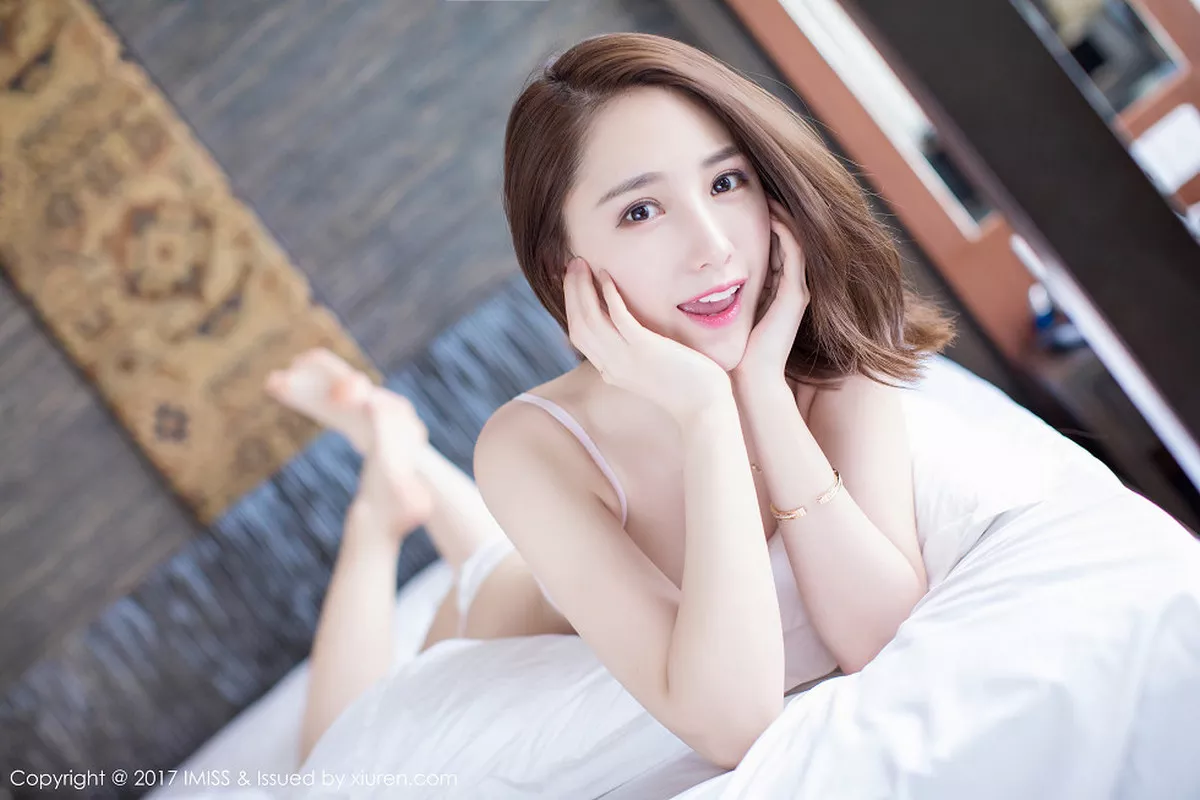 秀人集.com_[IMISS爱蜜社]Vol.160_气质女神刘奕宁Lynn沙巴旅拍性感内衣秀完美曲线诱惑写真39P