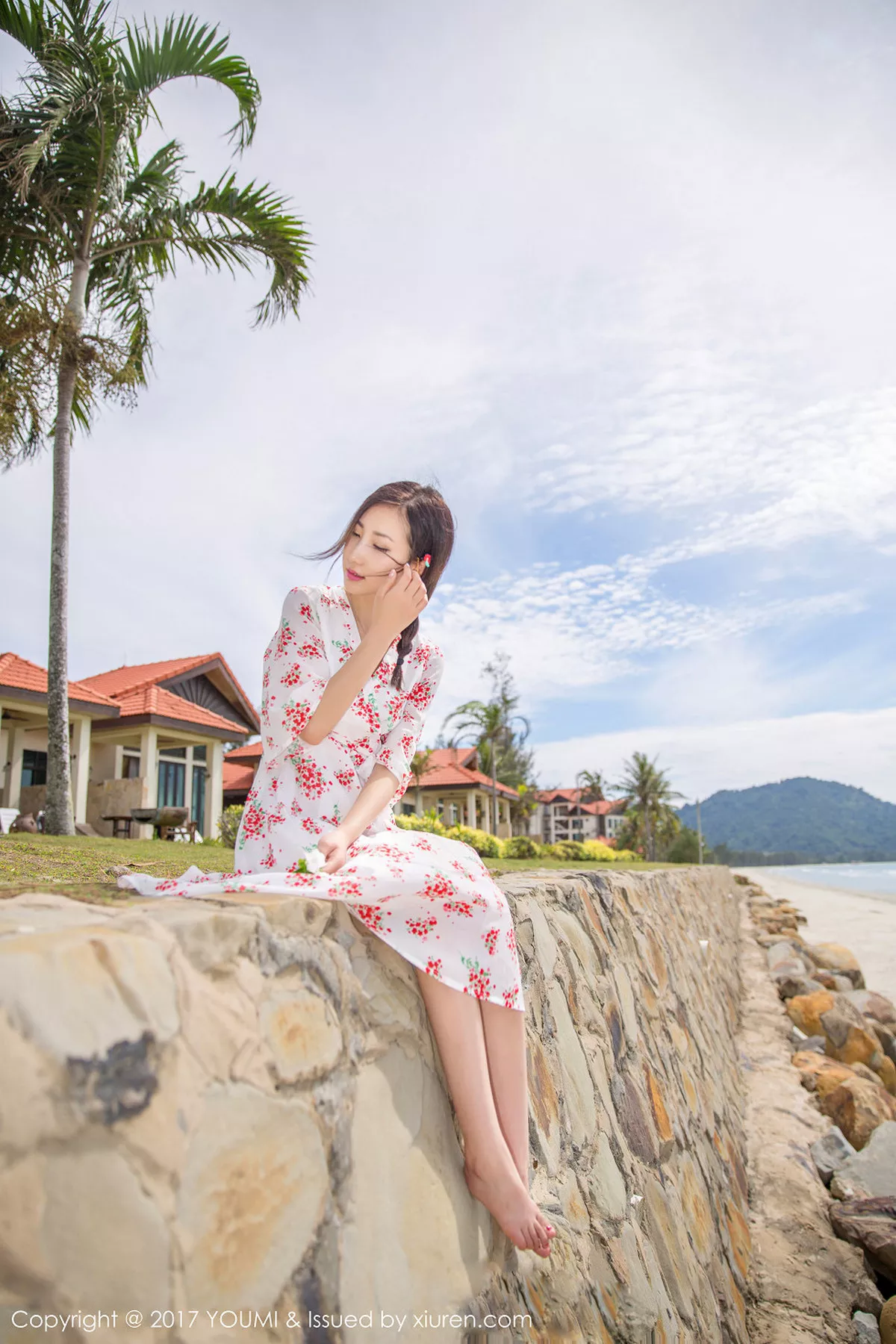 秀人集.com_[YouMi尤蜜荟]Vol.030_尤物嫩模Yumi-尤美沙巴旅拍泳池边性感比基尼秀完美身材写真50P