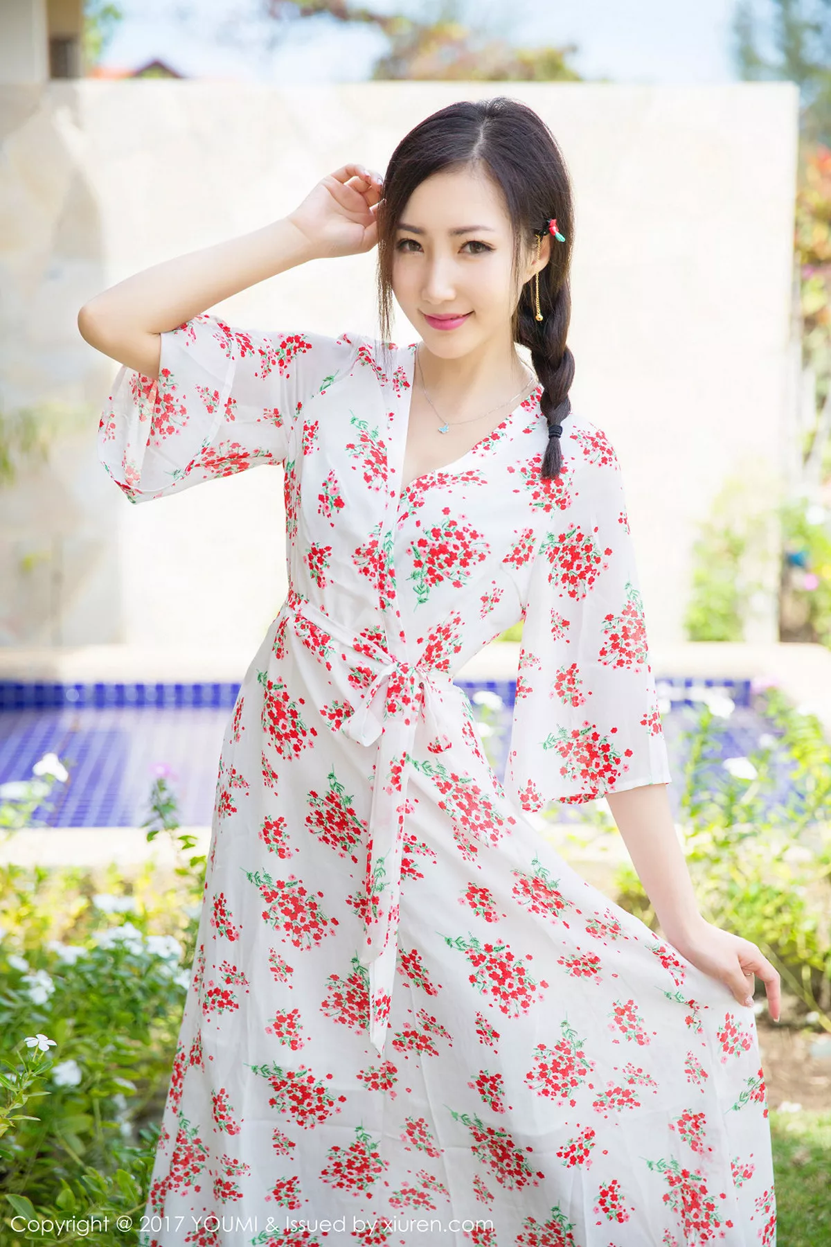 秀人集.com_[YouMi尤蜜荟]Vol.030_尤物嫩模Yumi-尤美沙巴旅拍泳池边性感比基尼秀完美身材写真50P