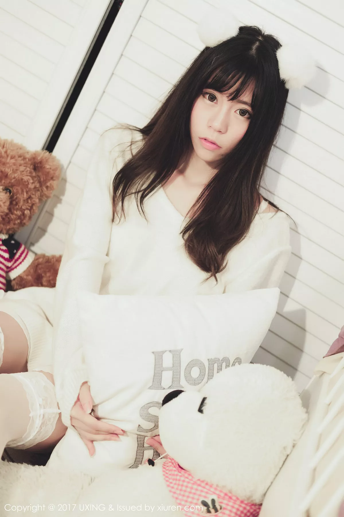 秀人集.com_[UXING优星馆]Vol.048_嫩模Yo酱居家学生装+白色蕾丝袜清爽美萝莉性感写真32P