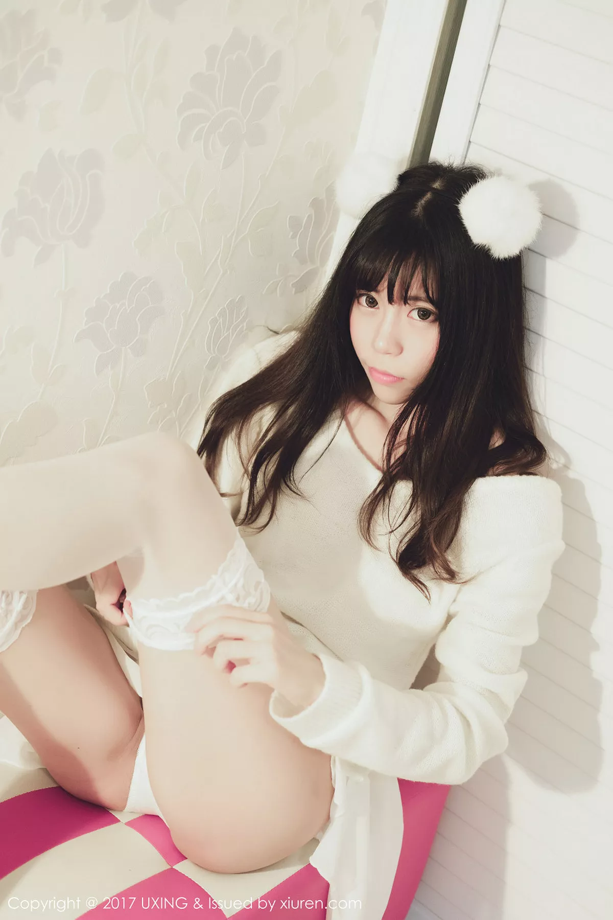 秀人集.com_[UXING优星馆]Vol.048_嫩模Yo酱居家学生装+白色蕾丝袜清爽美萝莉性感写真32P