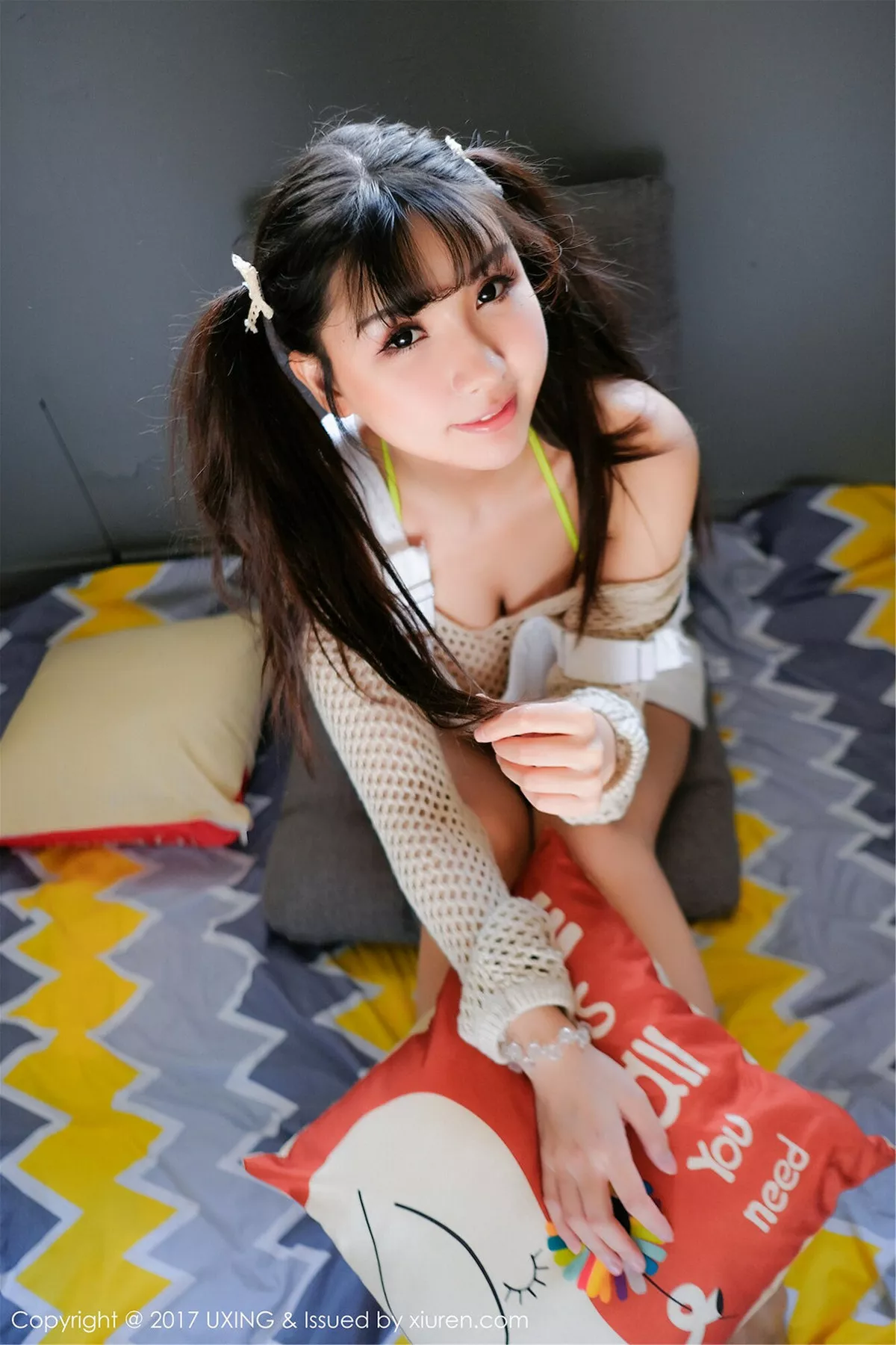 秀人集.com_[UXING优星馆]Vol.050_巨乳萝莉晓茜sunny学生装+私房内衣秀完美身材性感写真47P