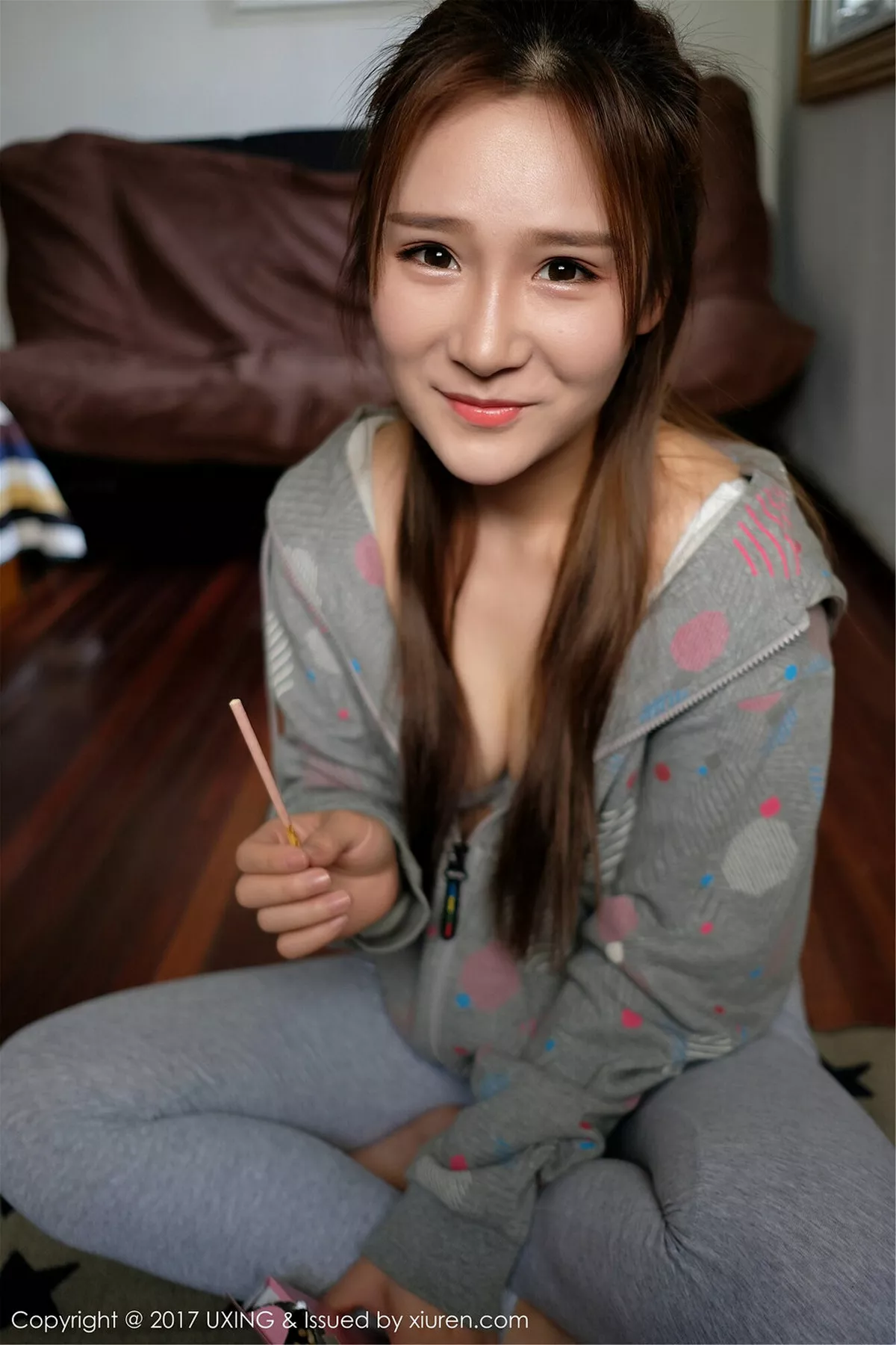 秀人集.com_[UXING优星馆]Vol.054_新人嫩模羊羊Suger脱外衣秀白色蕾丝内衣傲人美胸完美写真45P