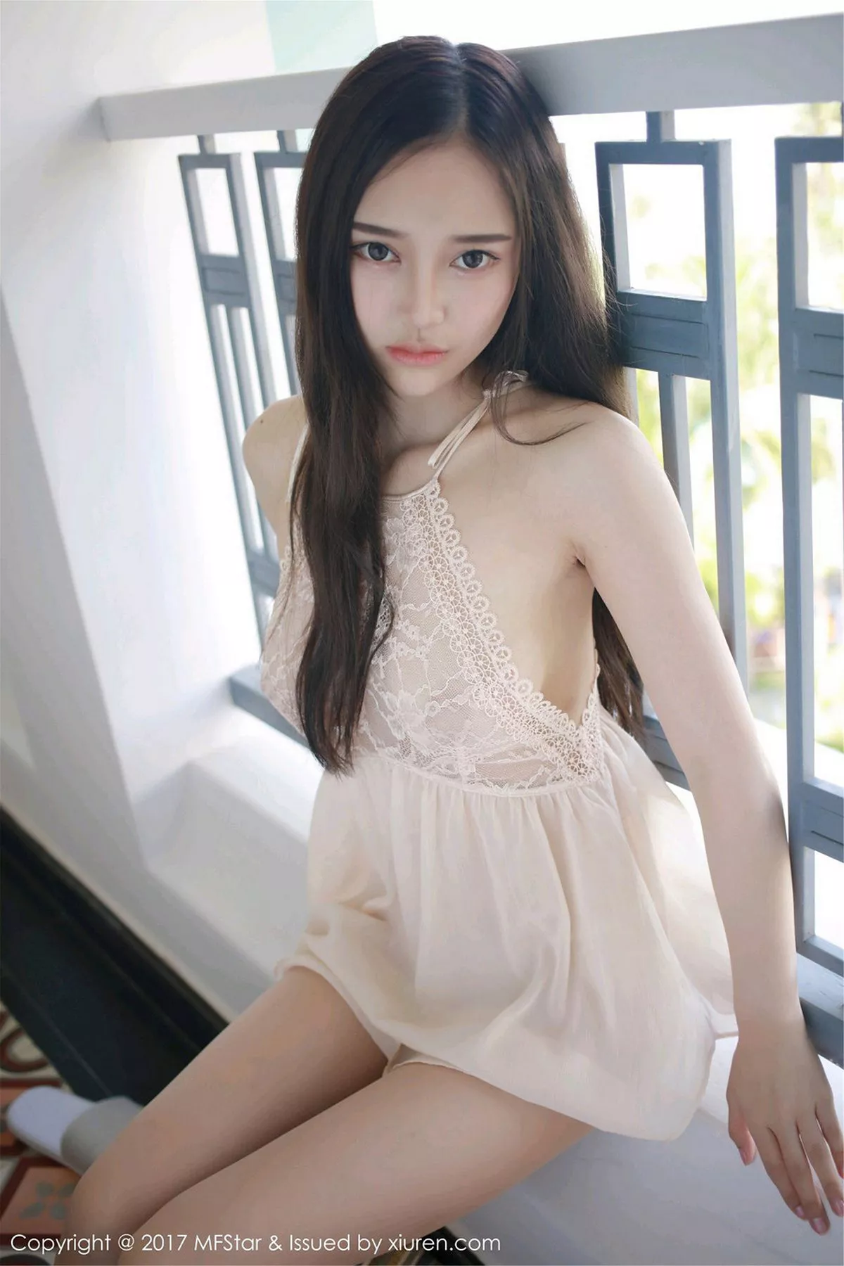 秀人集.com_[MFStar模范学院]Vol.101_女神唐琪儿il心愿旅拍粉嫩蕾丝裙透视秀豪乳诱惑写真51P