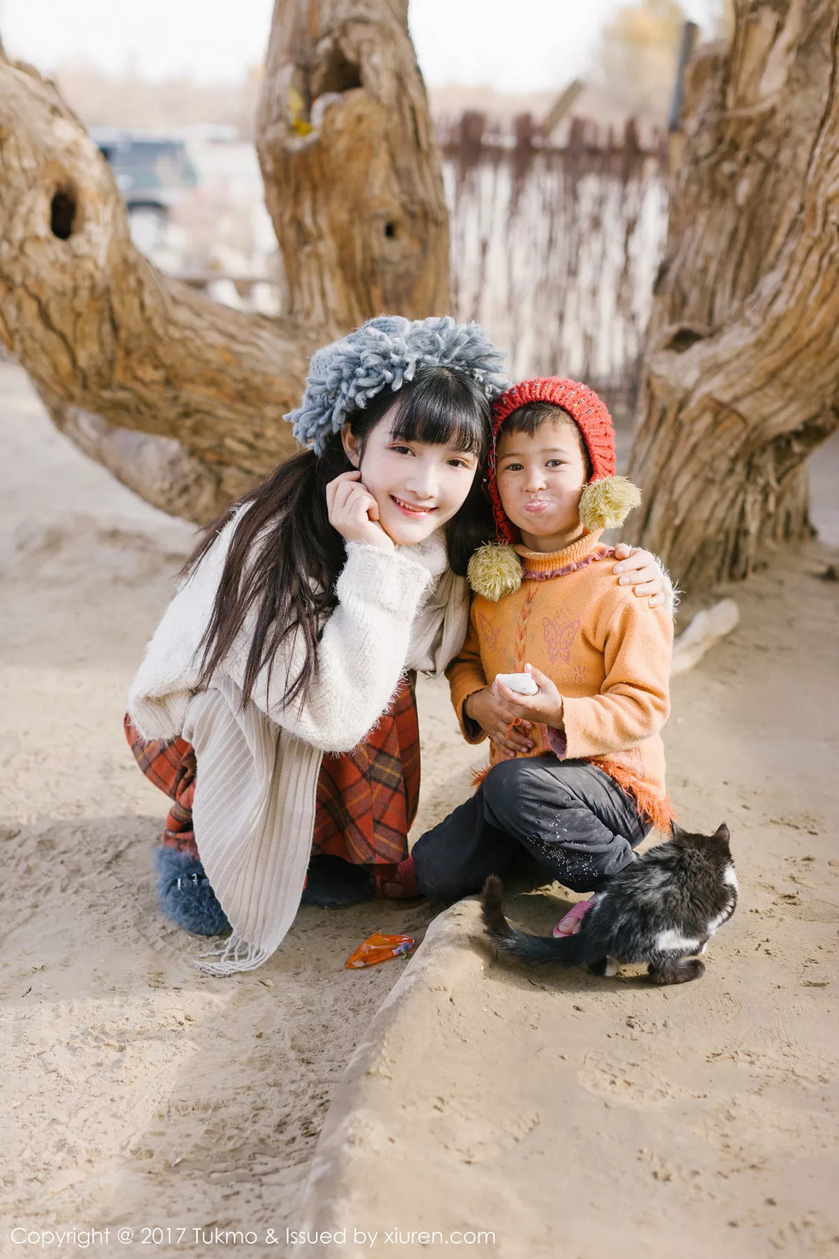 秀人集.com_[Tukmo兔几盟]Vol.098_美女主播之应冬日栅栏里的阳光美少女清新迷人写真40P