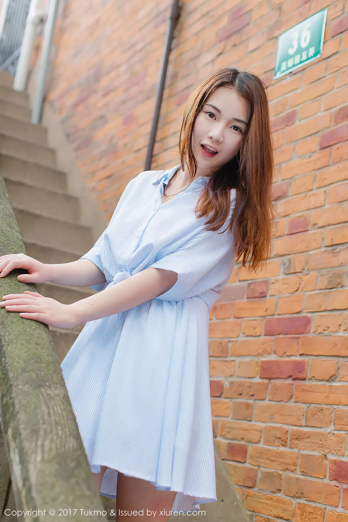 秀人集.com_[Tukmo兔几盟]Vol.099_新人妹子绵绵户外清爽连身裙西瓜外拍阳光甜美写真40P