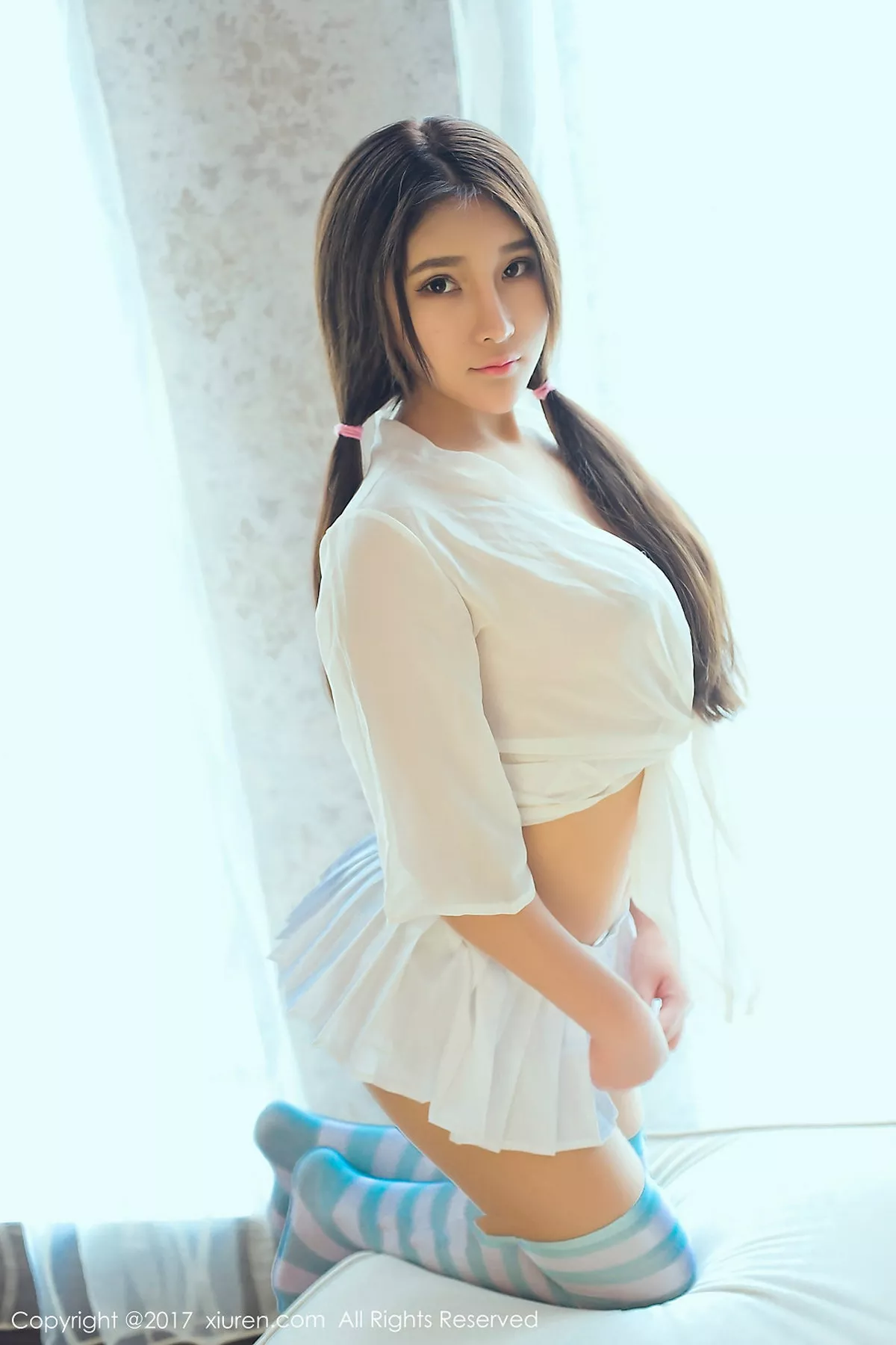 秀人集.com_[XiuRen秀人网]No.783_嫩模当然是小熊呀黑色破烂丝袜+百褶裙开胸撩人姿势诱惑写真44P