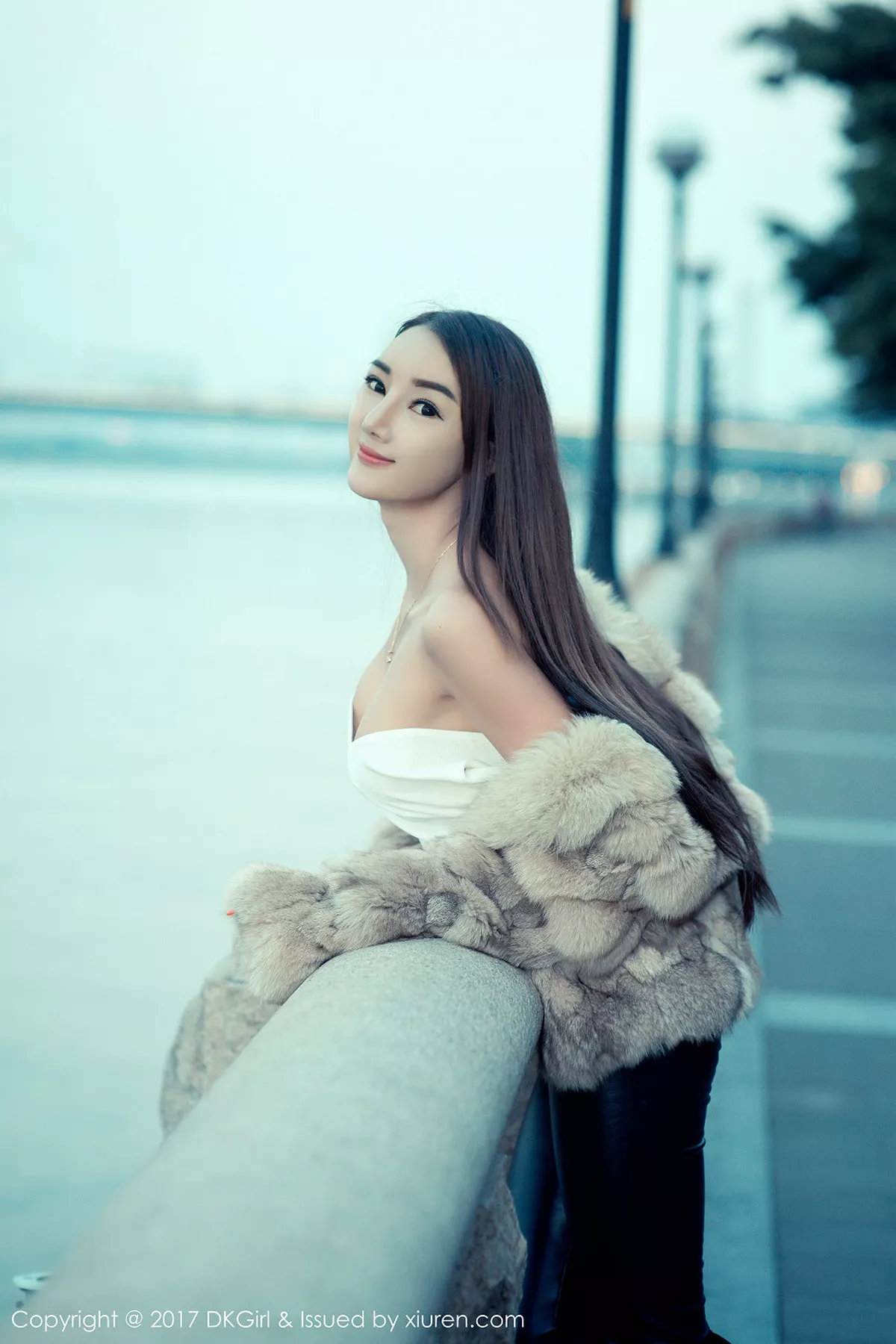 秀人集.com_[DKGirl御女郎]Vol.030_嫩模婕西儿jessie羊城旅拍高挑身材性感内衣秀豪乳写真54P