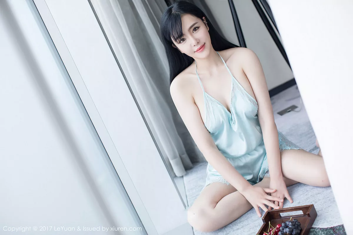 秀人集.com_[LeYuan星乐园]Vol.045_女神刘钰儿居家蓝色吊带蕾丝睡裙秀傲人豪乳完美曲线写真37P