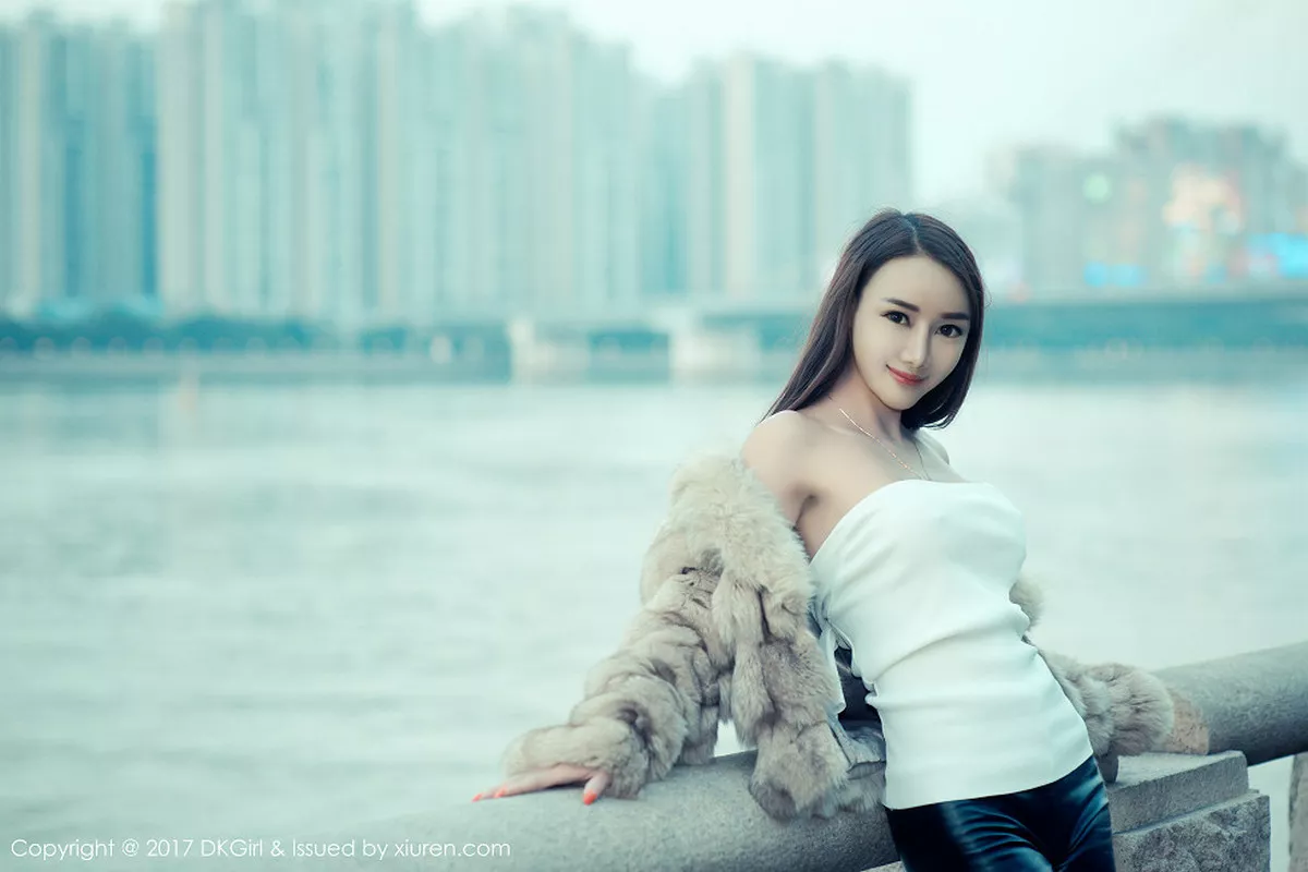 秀人集.com_[DKGirl御女郎]Vol.030_嫩模婕西儿jessie羊城旅拍高挑身材性感内衣秀豪乳写真54P