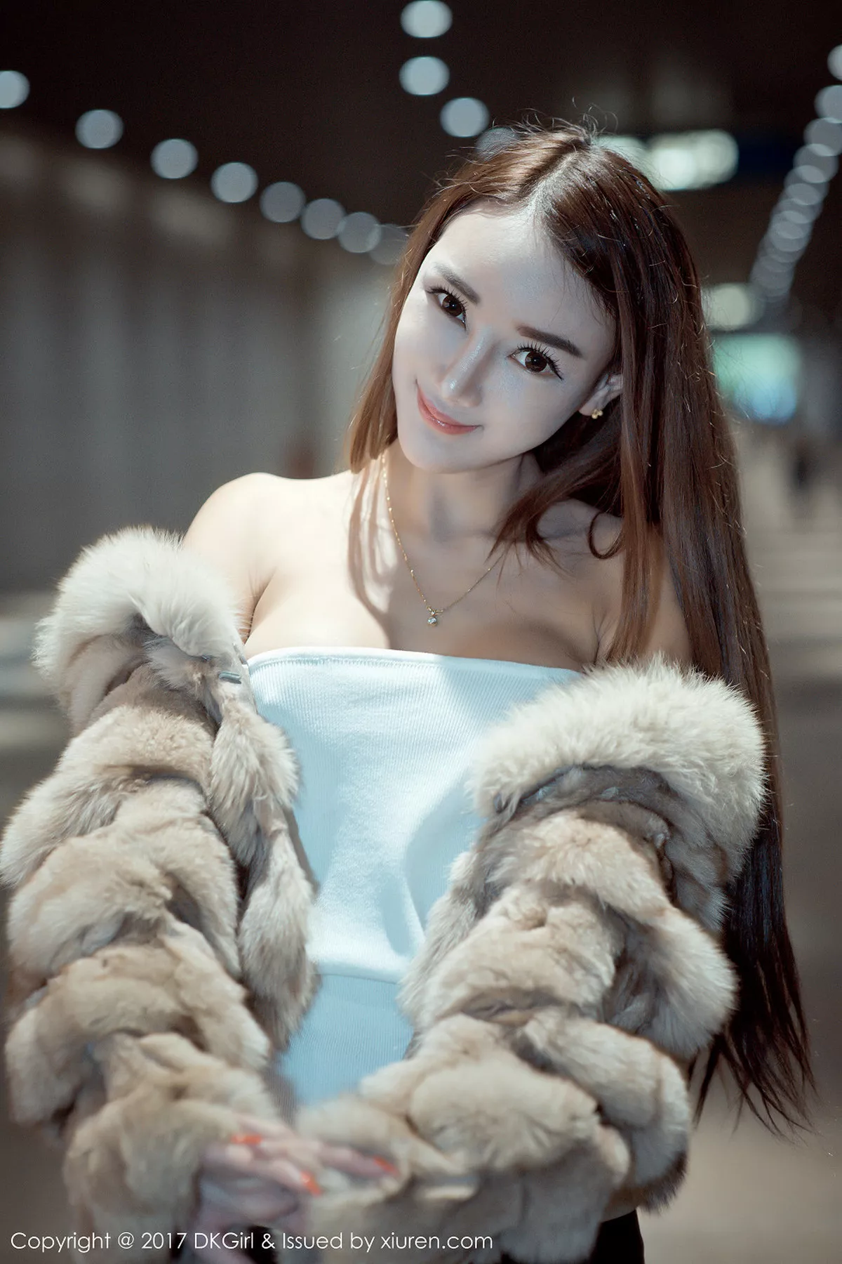 秀人集.com_[DKGirl御女郎]Vol.030_嫩模婕西儿jessie羊城旅拍高挑身材性感内衣秀豪乳写真54P