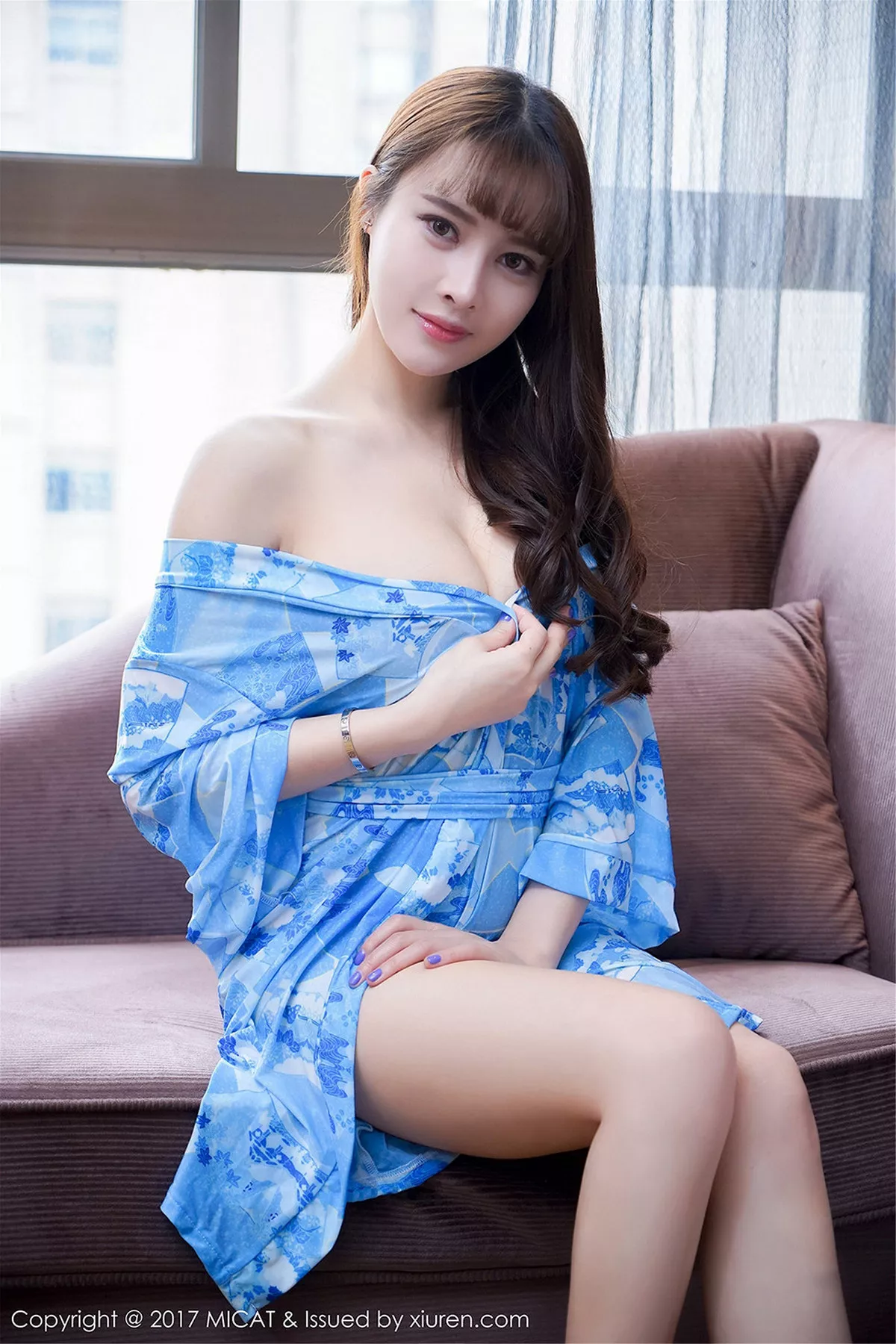 秀人集.com_[MICAT猫萌榜]Vol.022_嫩模雪瑞Lisa居家性感内衣开档肉丝裤袜完美诱惑写真54P