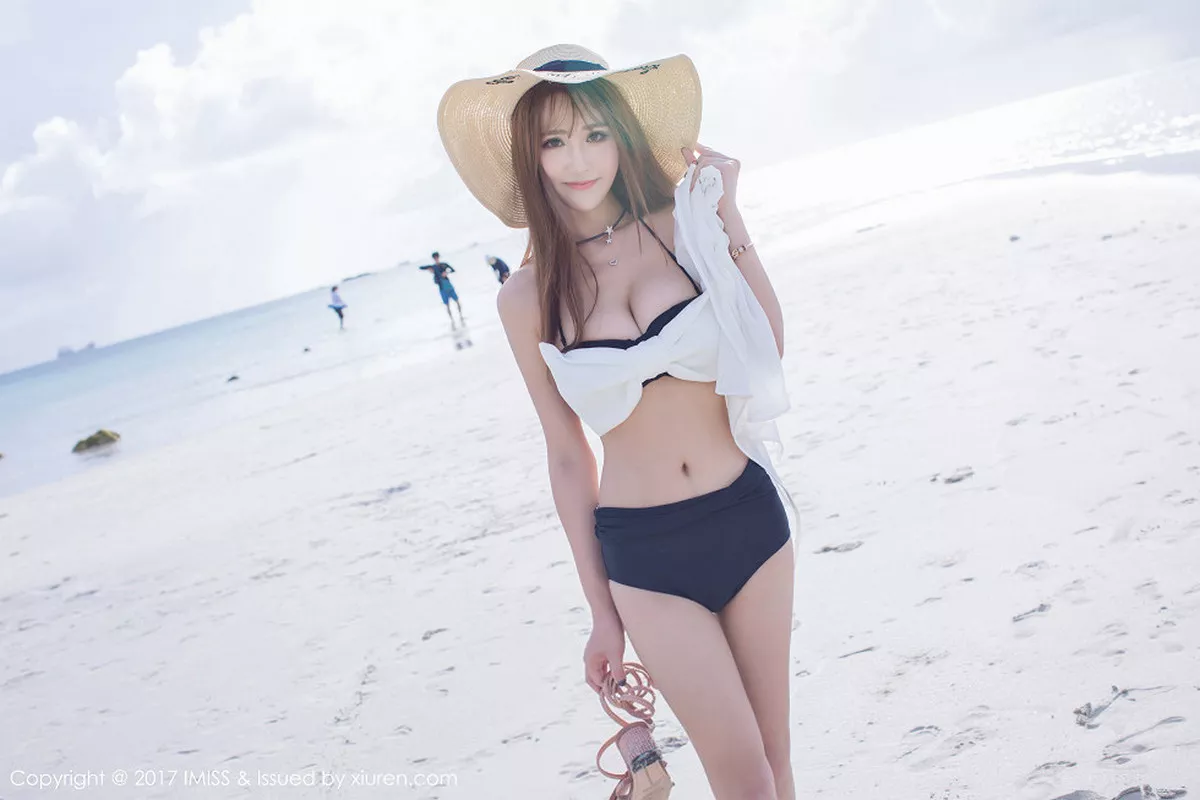 秀人集.com_[IMISS爱蜜社]Vol.179_气质美女妤薇Vivian沙巴旅拍绝美芭比娃娃完美身材写真42P