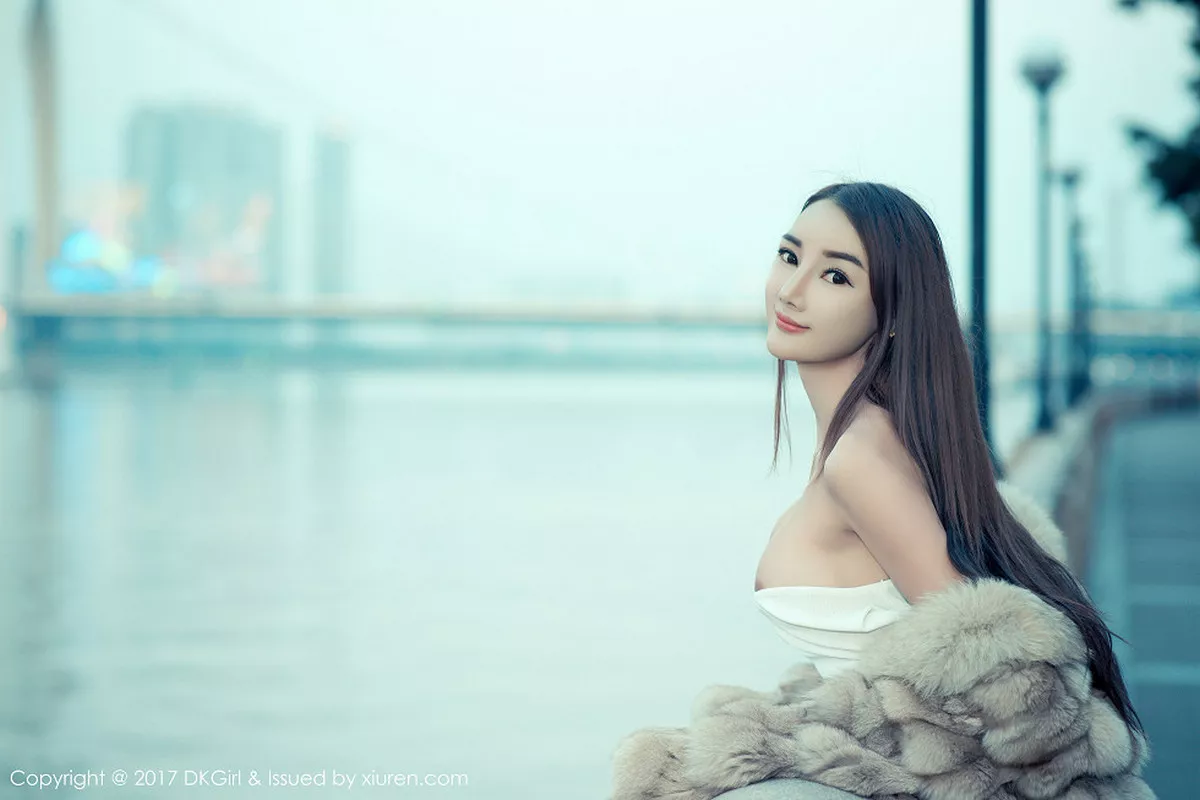 秀人集.com_[DKGirl御女郎]Vol.030_嫩模婕西儿jessie羊城旅拍高挑身材性感内衣秀豪乳写真54P