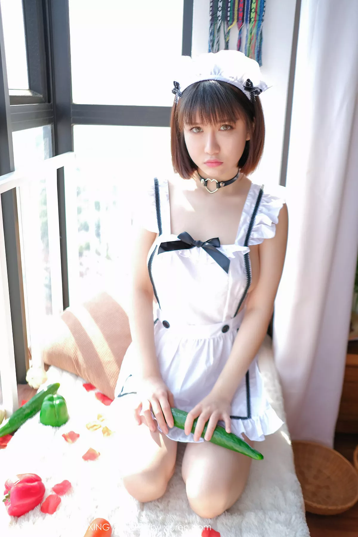 秀人集.com_[UXING优星馆]Vol.058_嫩模K8傲娇萌萌居家女仆装侧露美乳黄瓜主题撩人诱惑写真40P