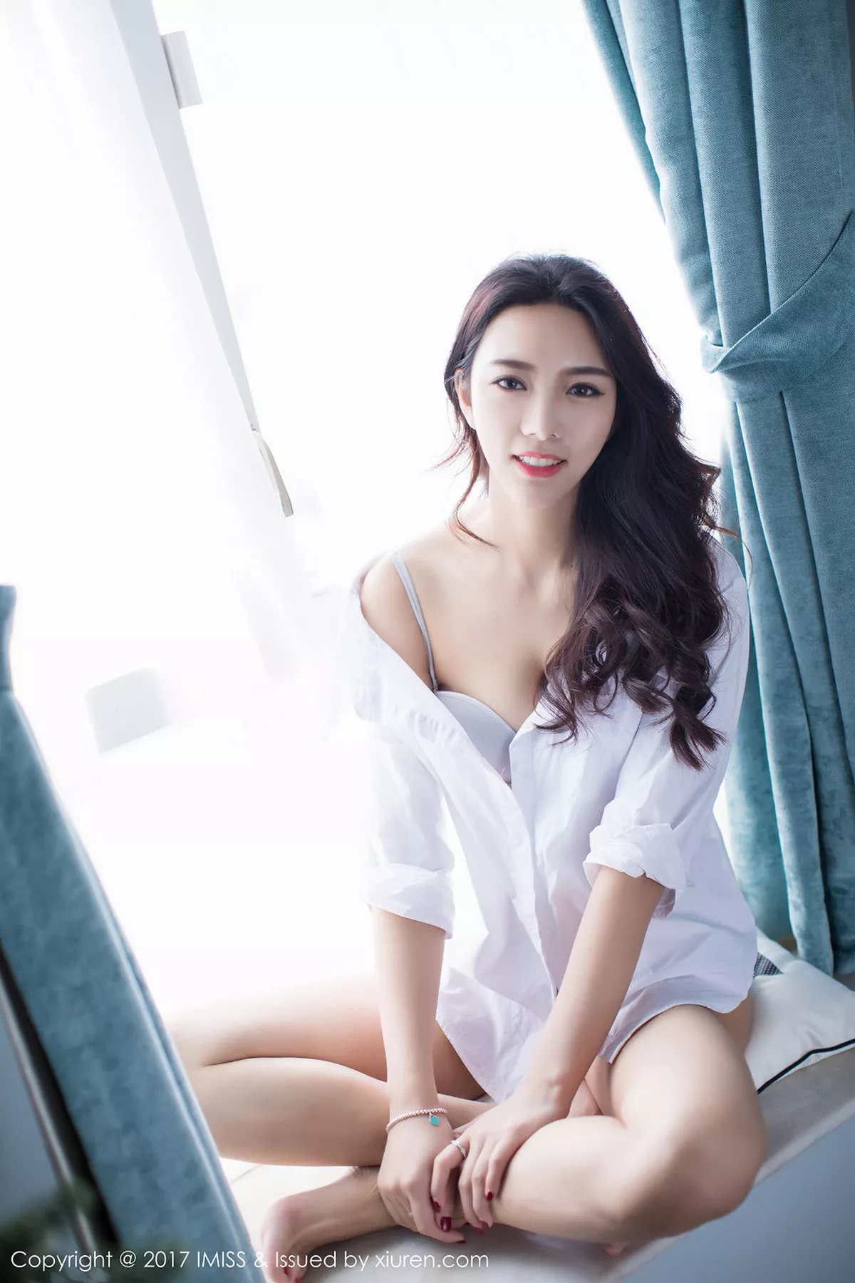 秀人集.com_[IMISS爱蜜社]Vol.174_新人嫩模嫣儿居家白色连身裙秀苗条身材婀娜多姿性感写真65P
