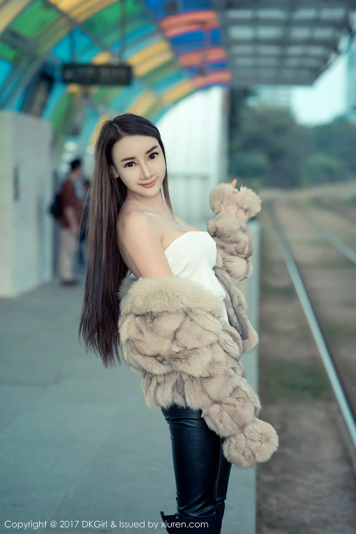 秀人集.com_[DKGirl御女郎]Vol.030_嫩模婕西儿jessie羊城旅拍高挑身材性感内衣秀豪乳写真54P