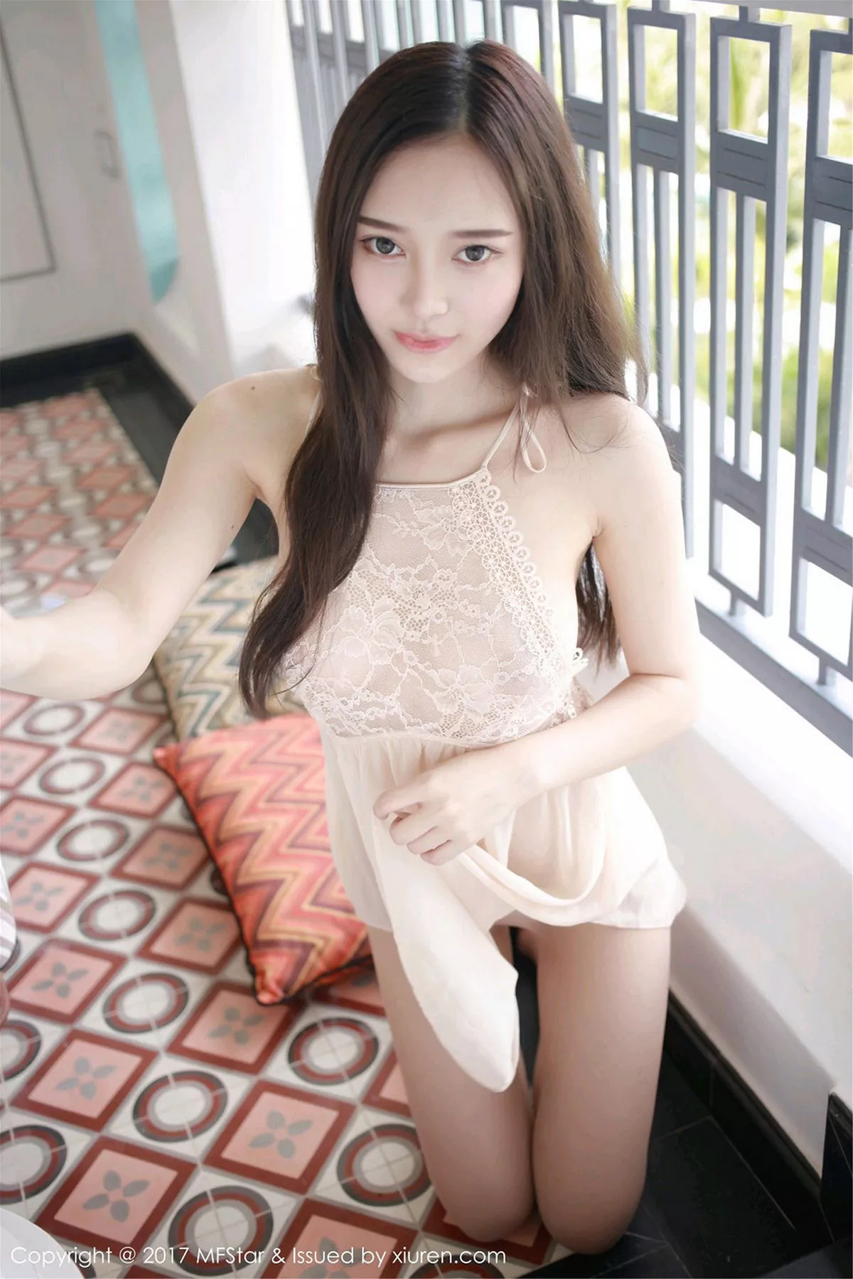 秀人集.com_[MFStar模范学院]Vol.101_女神唐琪儿il心愿旅拍粉嫩蕾丝裙透视秀豪乳诱惑写真51P