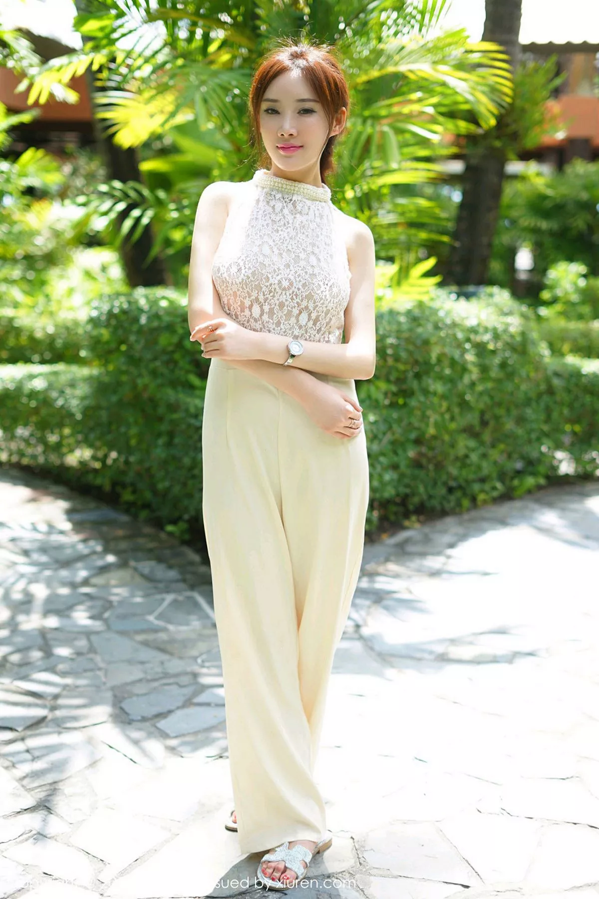 秀人集.com_[YouMi尤蜜荟]Vol.061_嫩模土肥圆矮挫穷普吉岛旅拍白色蕾丝缕空上衣秀美乳写真42P