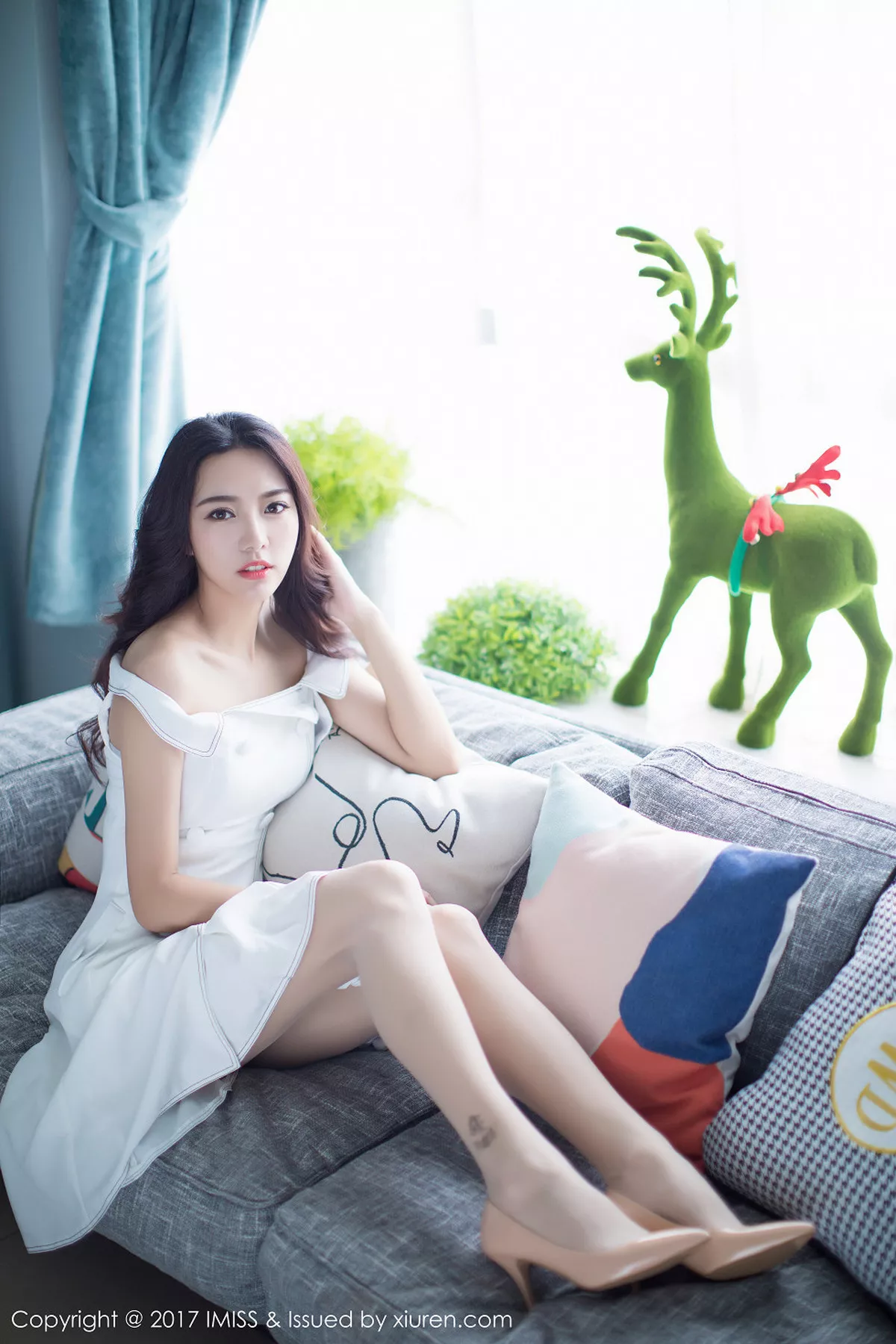 秀人集.com_[IMISS爱蜜社]Vol.174_新人嫩模嫣儿居家白色连身裙秀苗条身材婀娜多姿性感写真65P