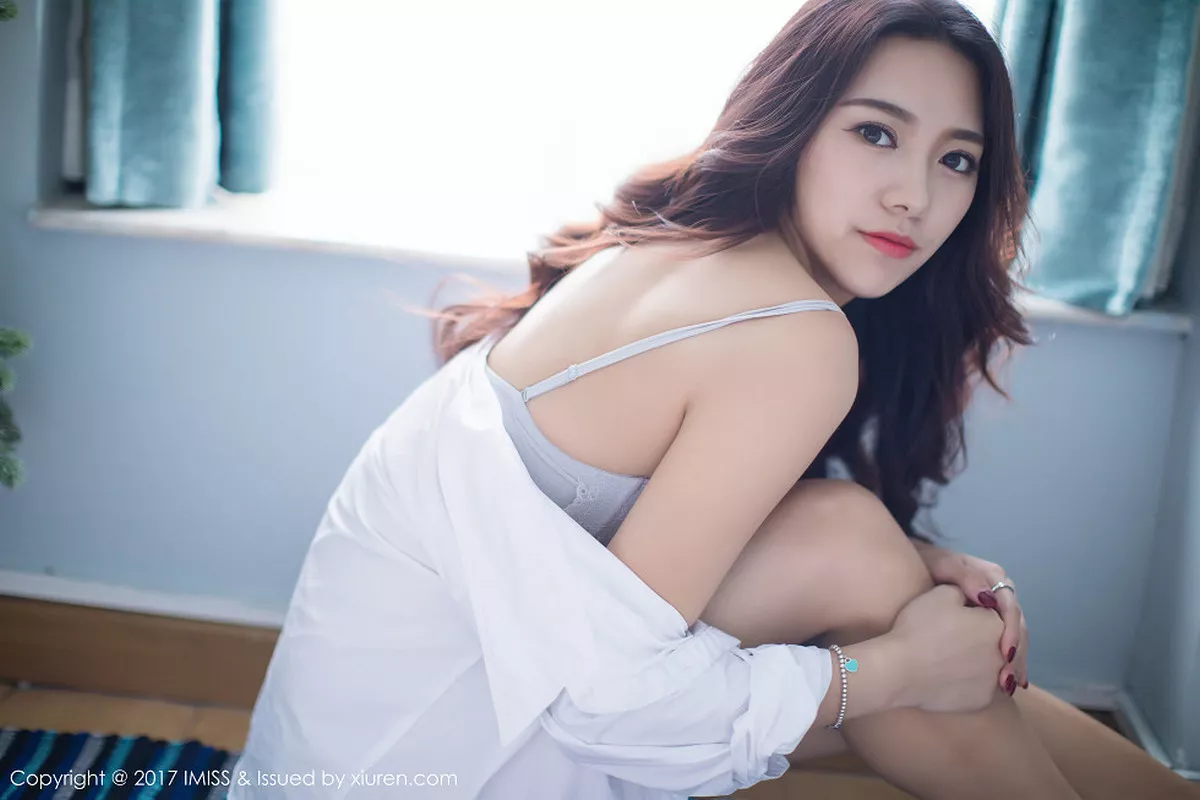 秀人集.com_[IMISS爱蜜社]Vol.174_新人嫩模嫣儿居家白色连身裙秀苗条身材婀娜多姿性感写真65P