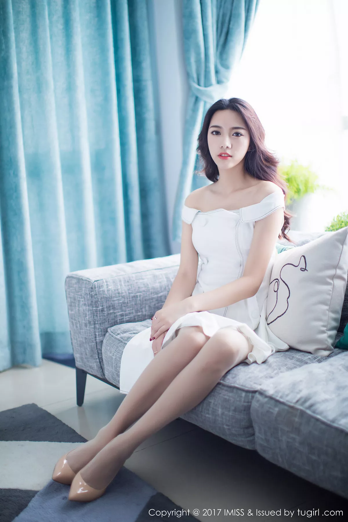 秀人集.com_[IMISS爱蜜社]Vol.174_新人嫩模嫣儿居家白色连身裙秀苗条身材婀娜多姿性感写真65P