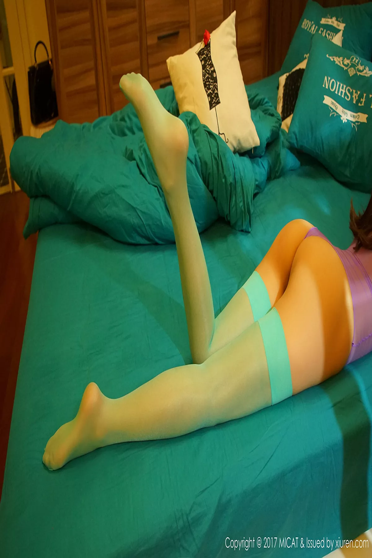 秀人集.com_[MICAT猫萌榜]Vol.024_嫩模雪瑞Lisa超薄高叉连体内衣透视秀美乳丝袜主题诱惑写真46P