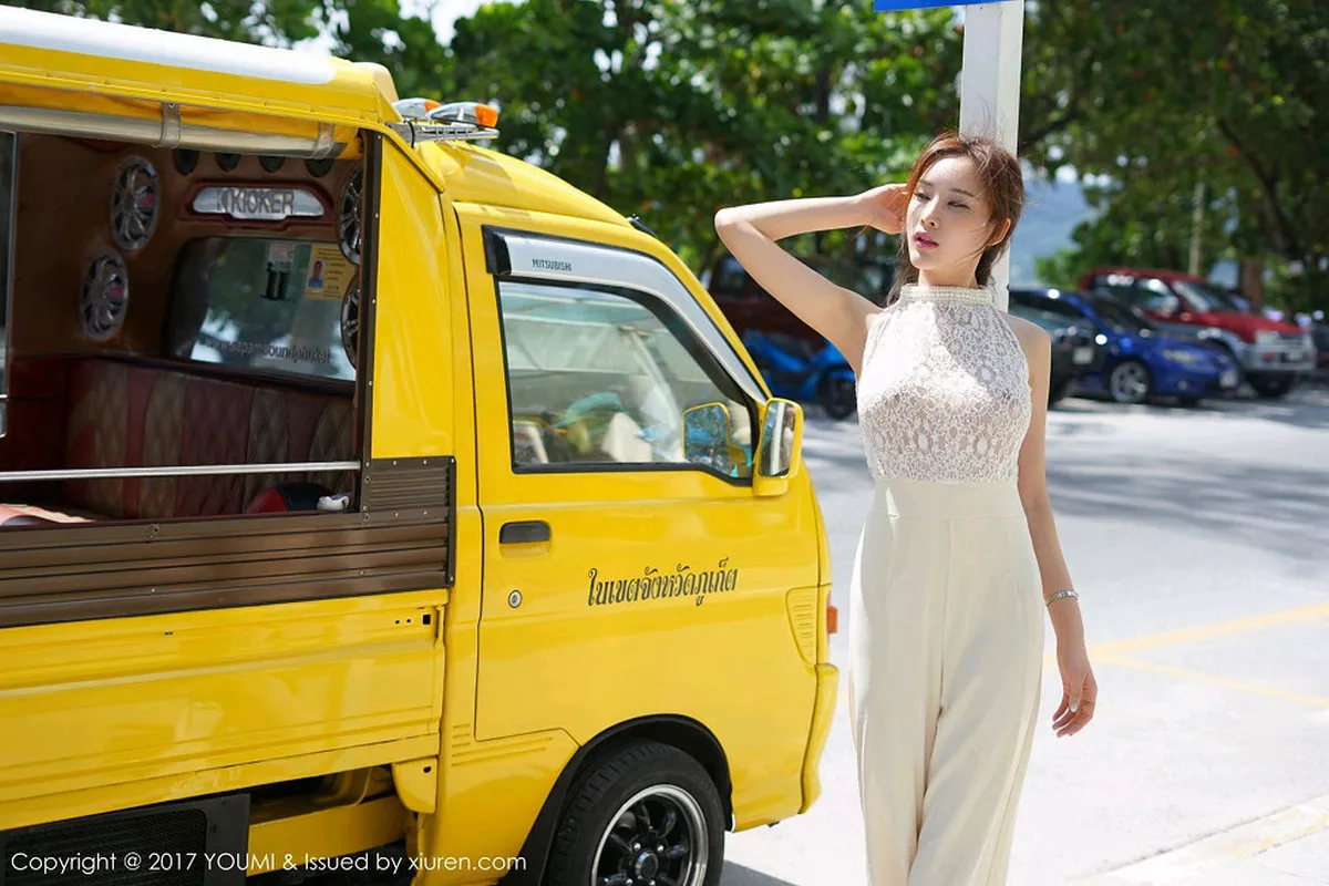 秀人集.com_[YouMi尤蜜荟]Vol.061_嫩模土肥圆矮挫穷普吉岛旅拍白色蕾丝缕空上衣秀美乳写真42P