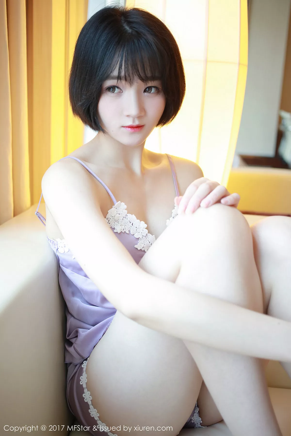 秀人集.com_[MFStar模范学院]Vol.103_嫩模悦爷妖精居家私房吊带睡裙半脱秀豪乳翘臀诱惑写真45P