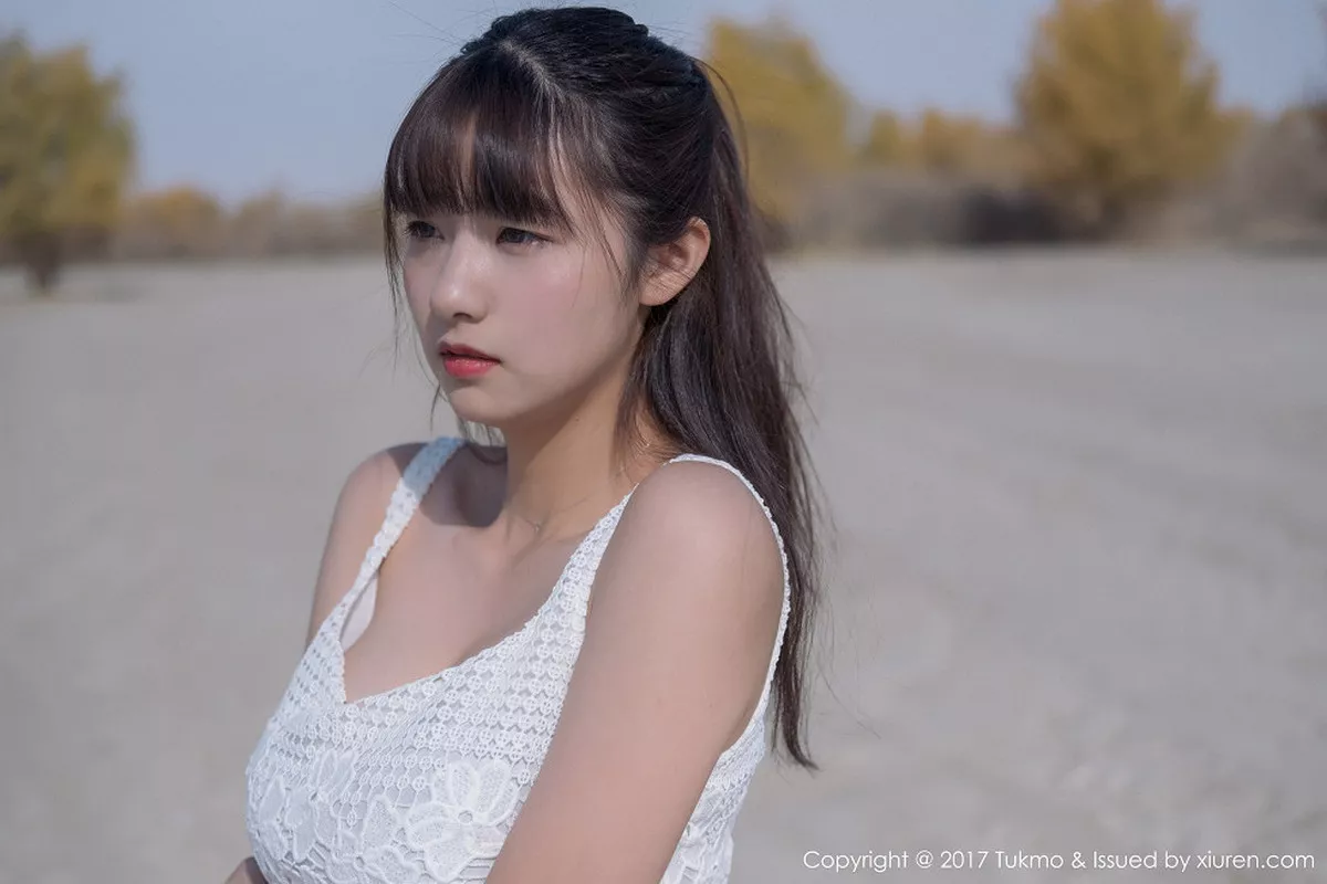 秀人集.com_[Tukmo兔几盟]Vol.103_嫩模球球沙漠之旅军大衣下的白衬衣黑色内衣完美身材写真42P