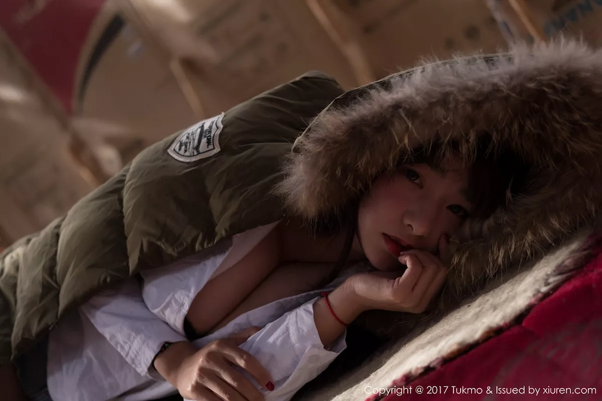 秀人集.com_[Tukmo兔几盟]Vol.103_嫩模球球沙漠之旅军大衣下的白衬衣黑色内衣完美身材写真42P