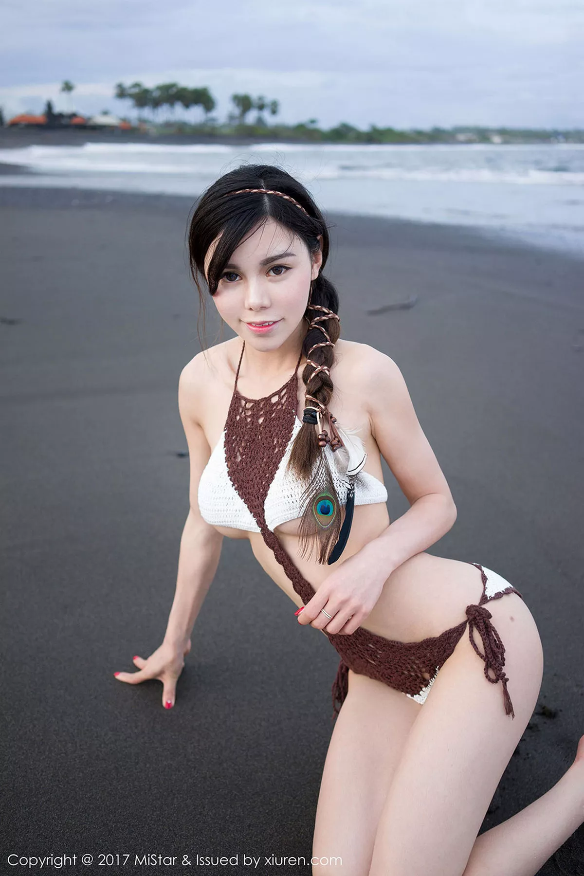 秀人集.com_[MiStar魅妍社]Vol.181_嫩模沈佳熹巴厘岛旅拍银色开衩内衣秀白嫩肌肤傲人美乳写真52P