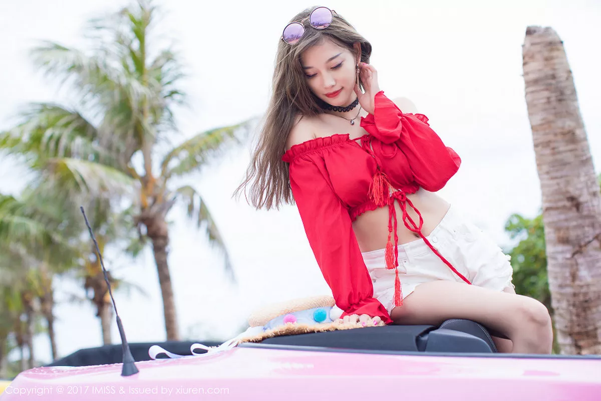 秀人集.com_[IMISS爱蜜社]Vol.185_女神杨晨晨sugar塞班旅拍阳光沙滩清纯服饰秀完美身材写真42P