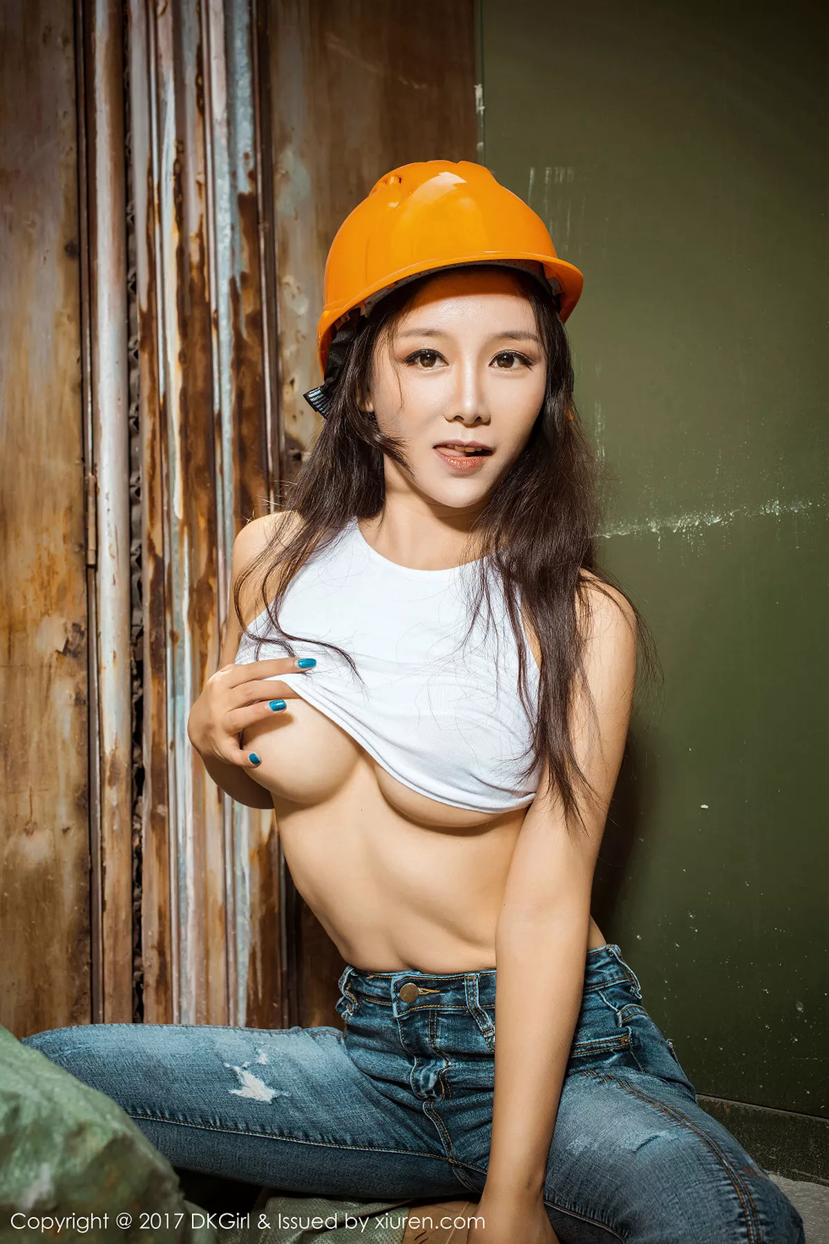 秀人集.com_[DKGirl御女郎]Vol.043_高颜值嫩模媛美人狂野电工真空露半球完美曲线诱惑写真53P