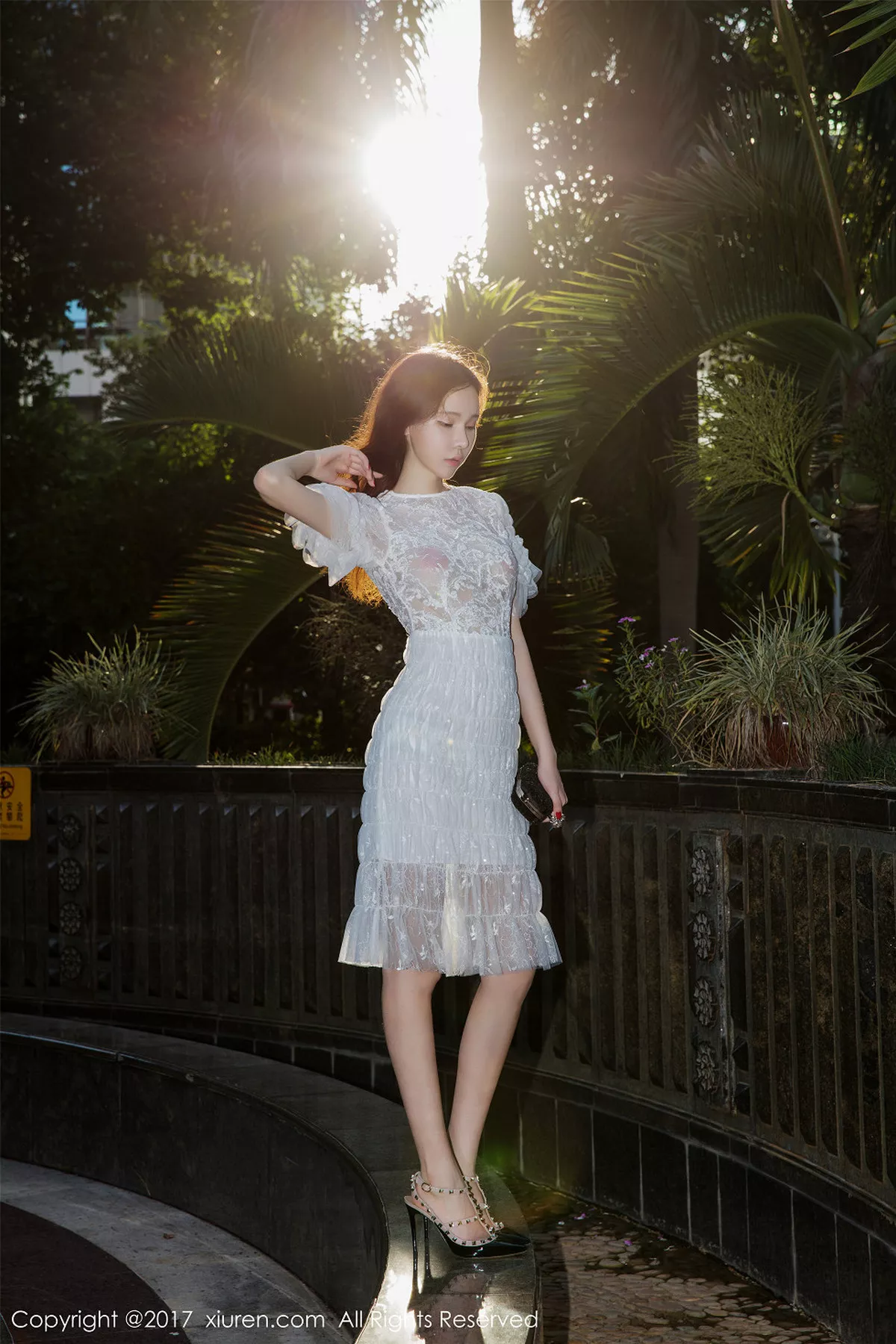 秀人集.com_[XiuRen秀人网]No.826_嫩模萌琪琪Irene性感红色比基尼加白色透视薄纱裙写真57P