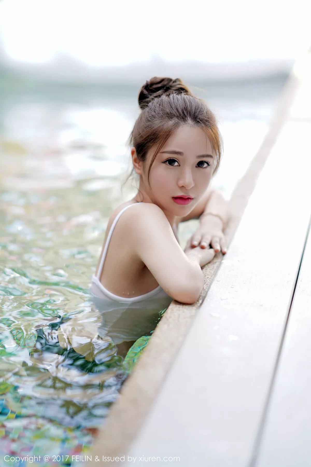 秀人集.com_[FeiLin嗲囡囡]Vol.114_嫩模luna张静燕泳池大尺度湿身+浴室泡泡浴完美诱惑写真39P