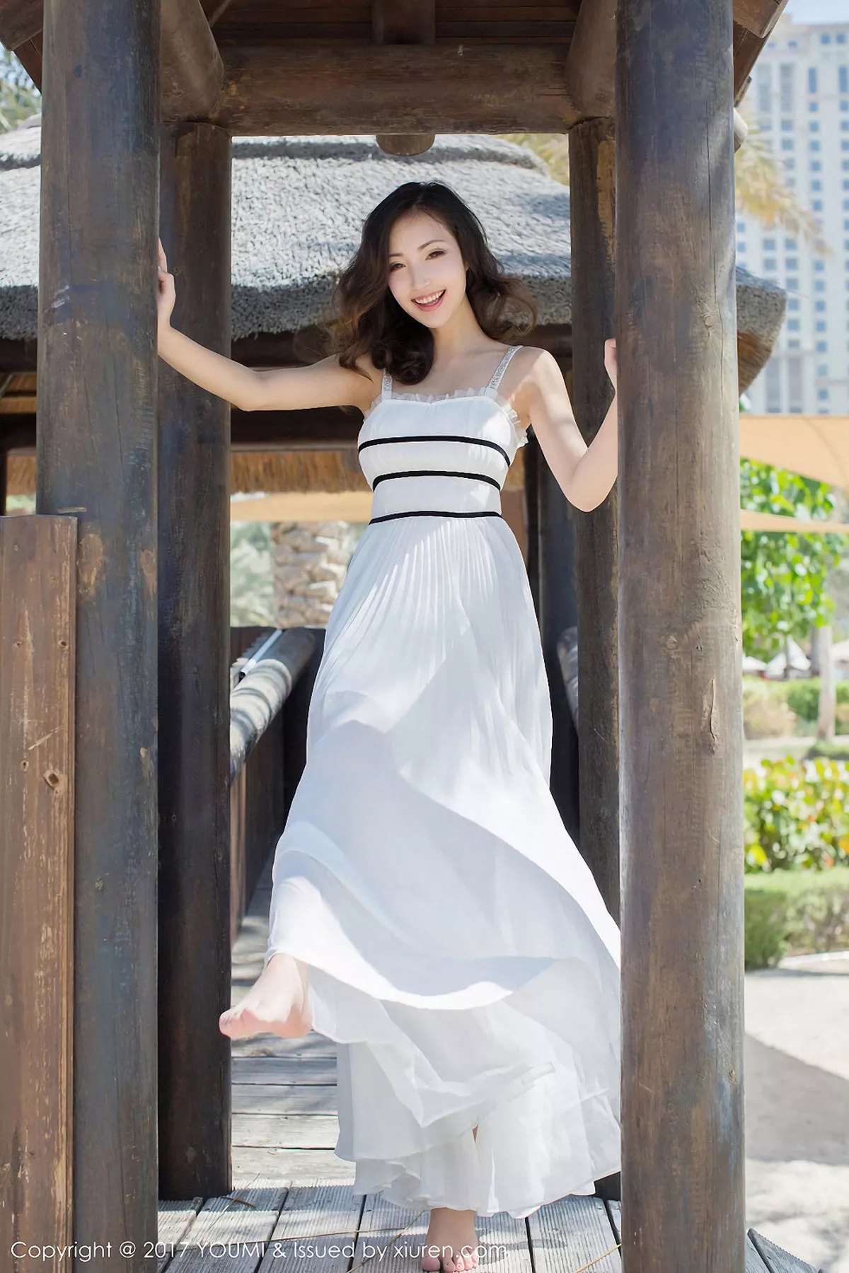 秀人集.com_[YouMi尤蜜荟]Vol.078_女神Yumi-尤美迪拜旅拍白色比基尼秀完美身材性感写真44P