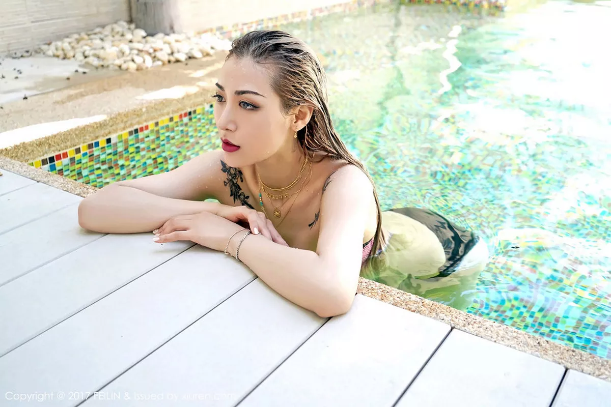 秀人集.com_[FeiLin嗲囡囡]Vol.112_嫩模晗大大Via泳池里性感比基尼秀完美身材湿身诱惑写真37P